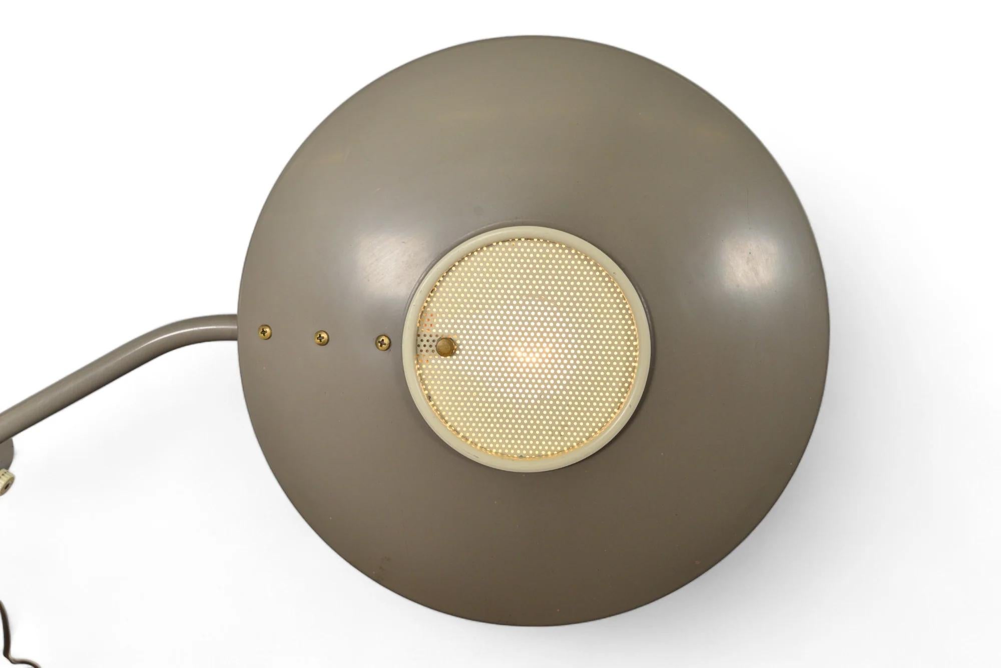 Dazor Flying Saucer Space Age Table Lamp In Good Condition For Sale In Berkeley, CA