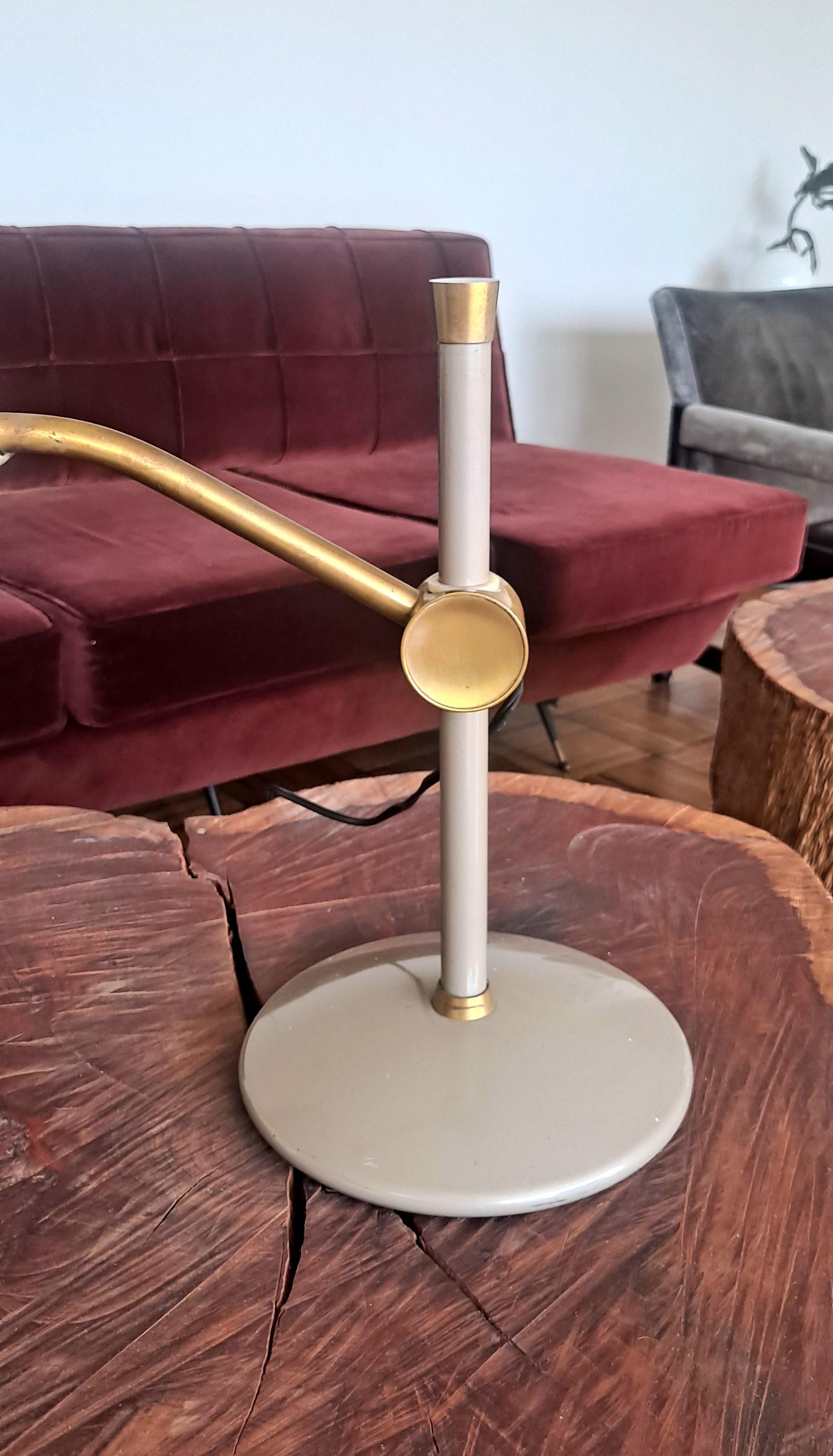 Métal Lampe de bureau à soucoupe volante Dazor de l'ère spatiale moderne en vente