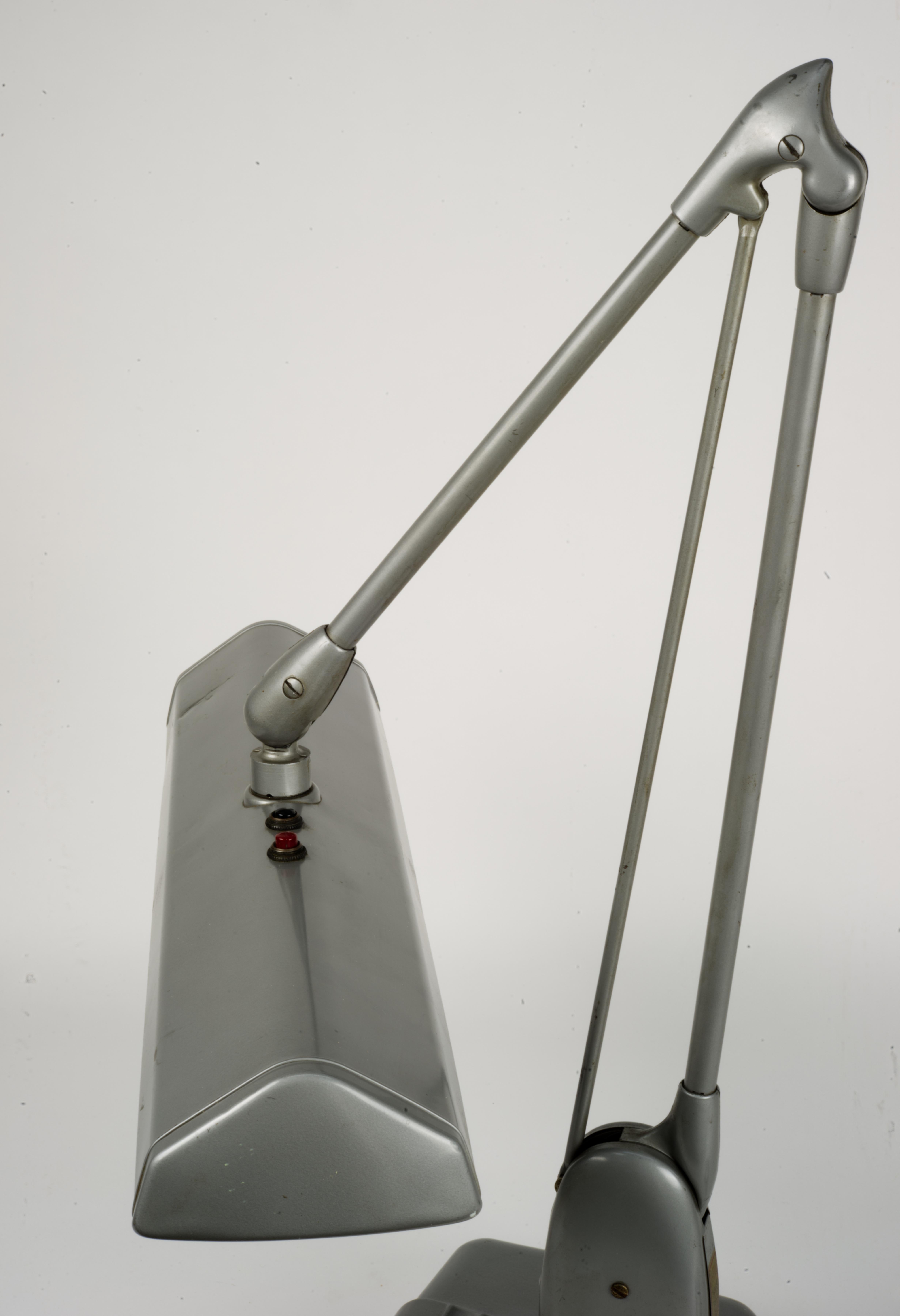 Dazor UL-P 2324-26 Industrial Floating Desk Lamp. 1950s.  For Sale 12