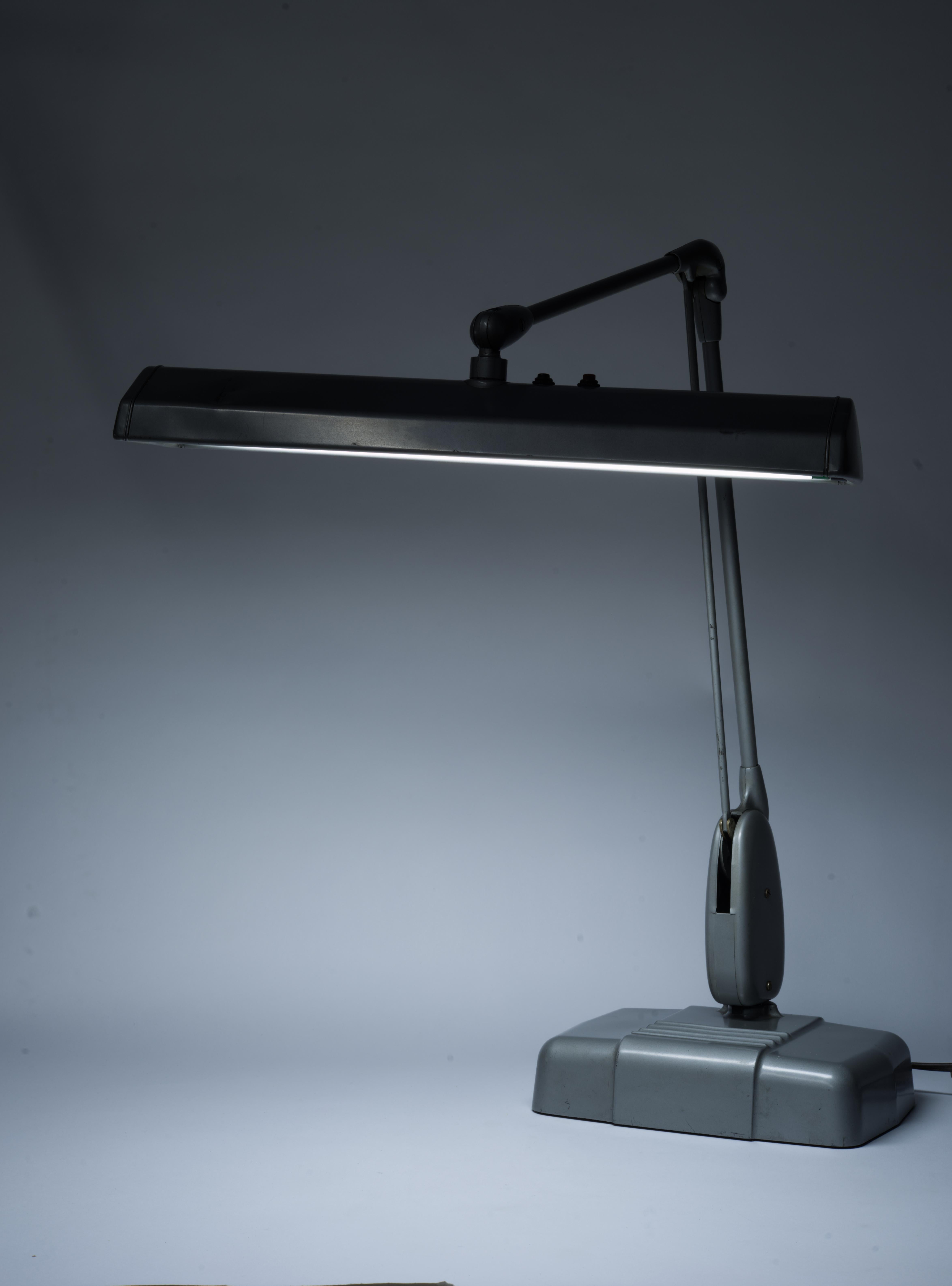 American Dazor UL-P 2324-26 Industrial Floating Desk Lamp. 1950s.  For Sale