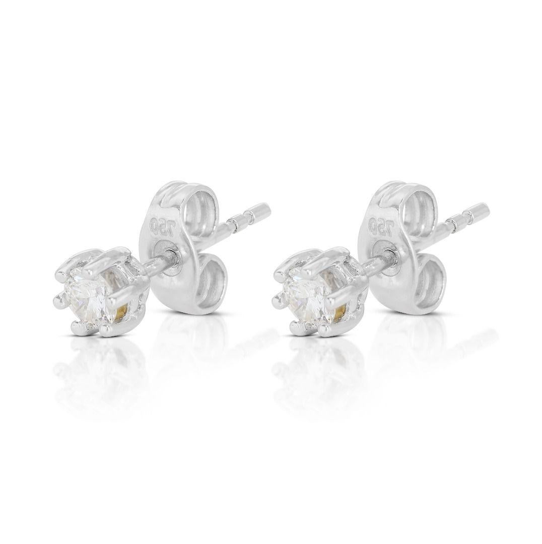 Dazzling 0.14ct Solitaire Diamond Stud Earrings set in 18K White Gold In New Condition For Sale In רמת גן, IL