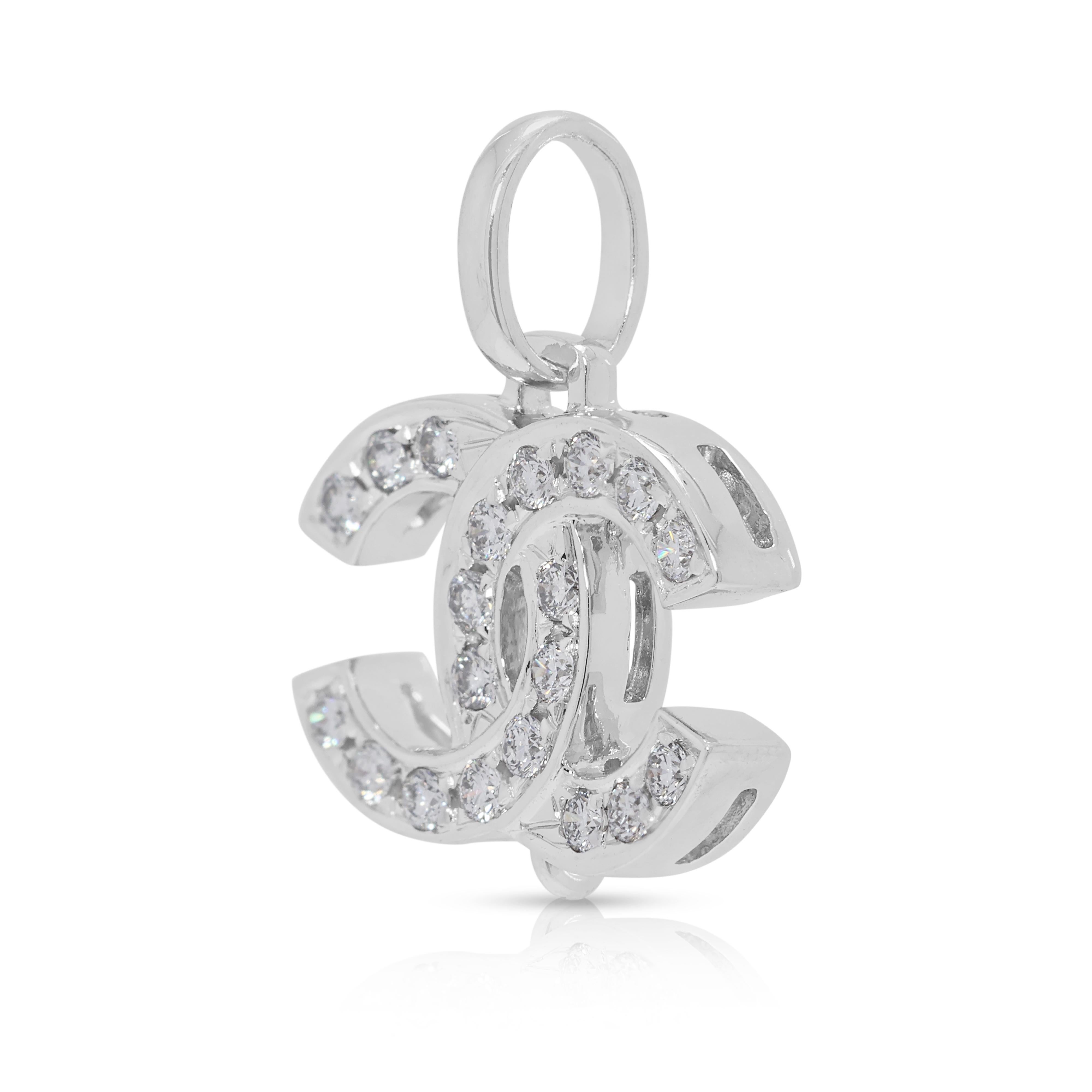 Pendentif éblouissant en or blanc 18 carats serti d'un diamant naturel de 0,21 carats Excellent état - En vente à רמת גן, IL
