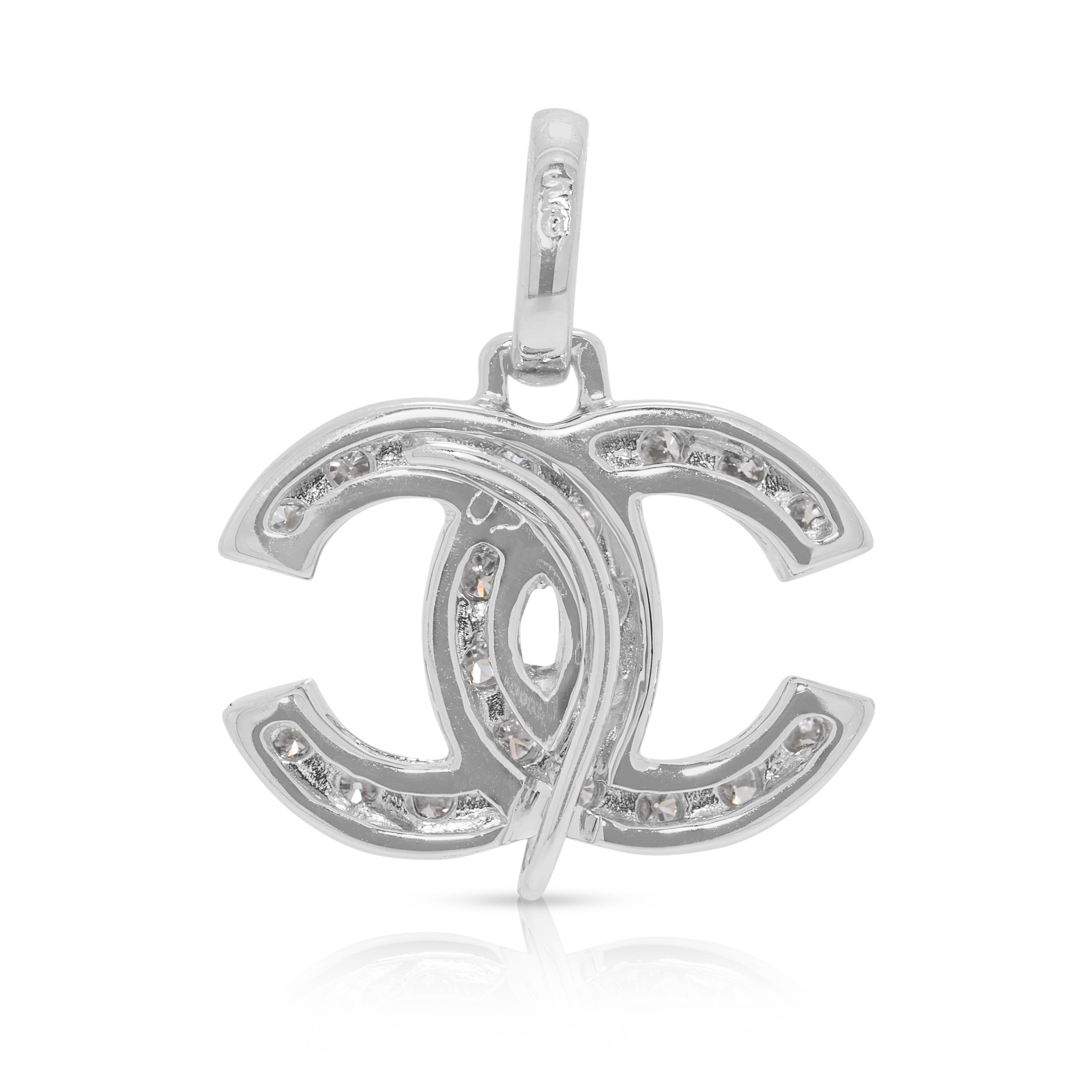 Pendentif éblouissant en or blanc 18 carats serti d'un diamant naturel de 0,21 carats en vente 1