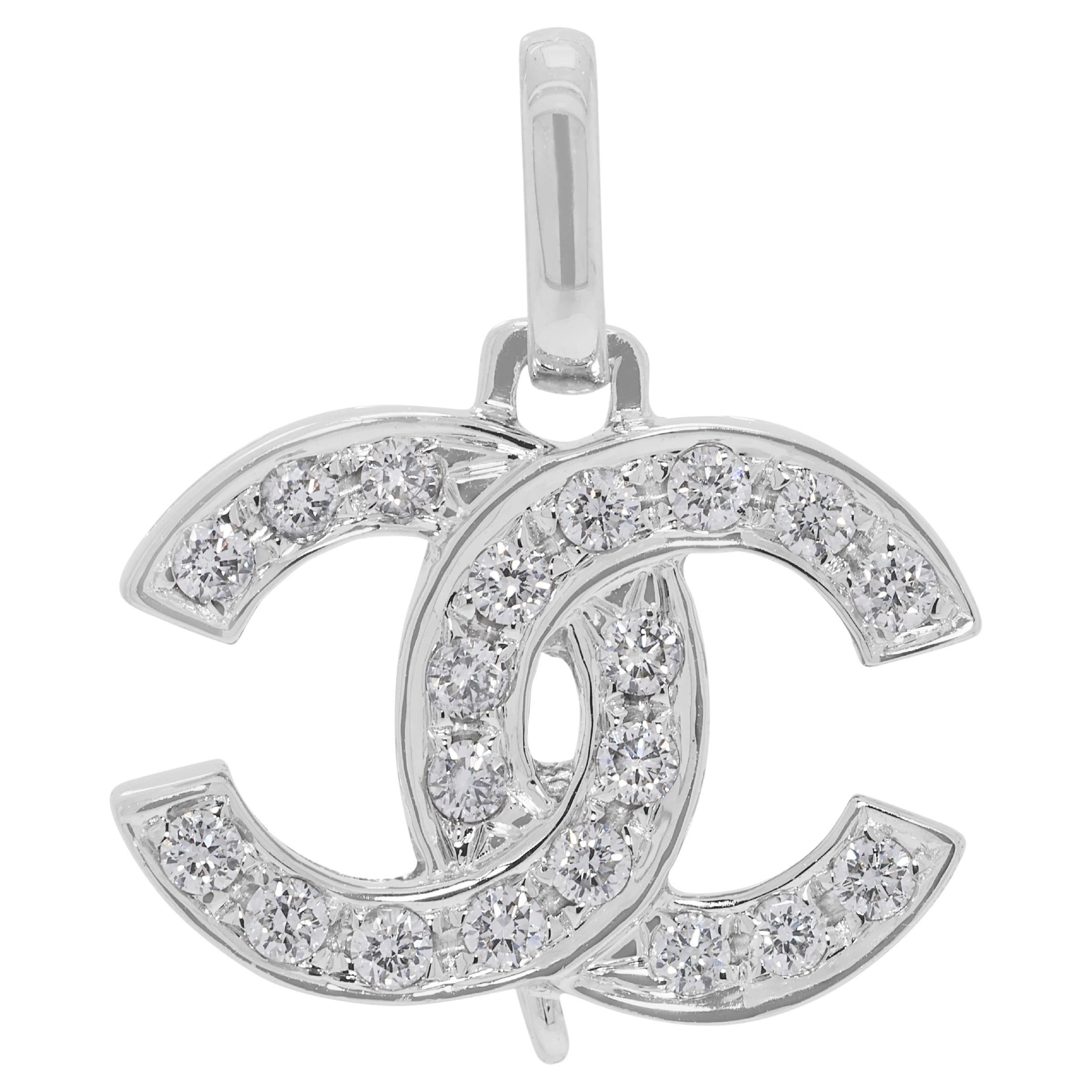 Pendentif éblouissant en or blanc 18 carats serti d'un diamant naturel de 0,21 carats
