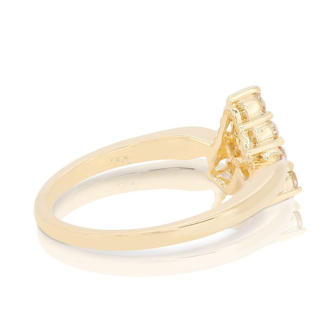 Dazzling 0.21ct V-shaped Diamond Ring set in 18K Yellow Gold For Sale 1