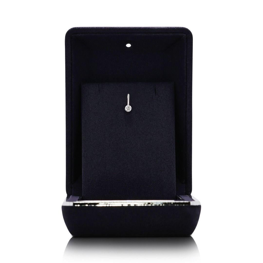Dazzling 0.25ct Natural Diamond 18K White Gold Pendant For Sale 2