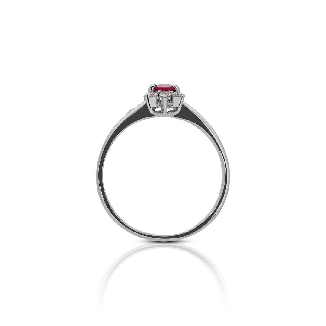 Women's Dazzling 0.25ct Pave Diamond Ring with Ruby Center Stone For Sale