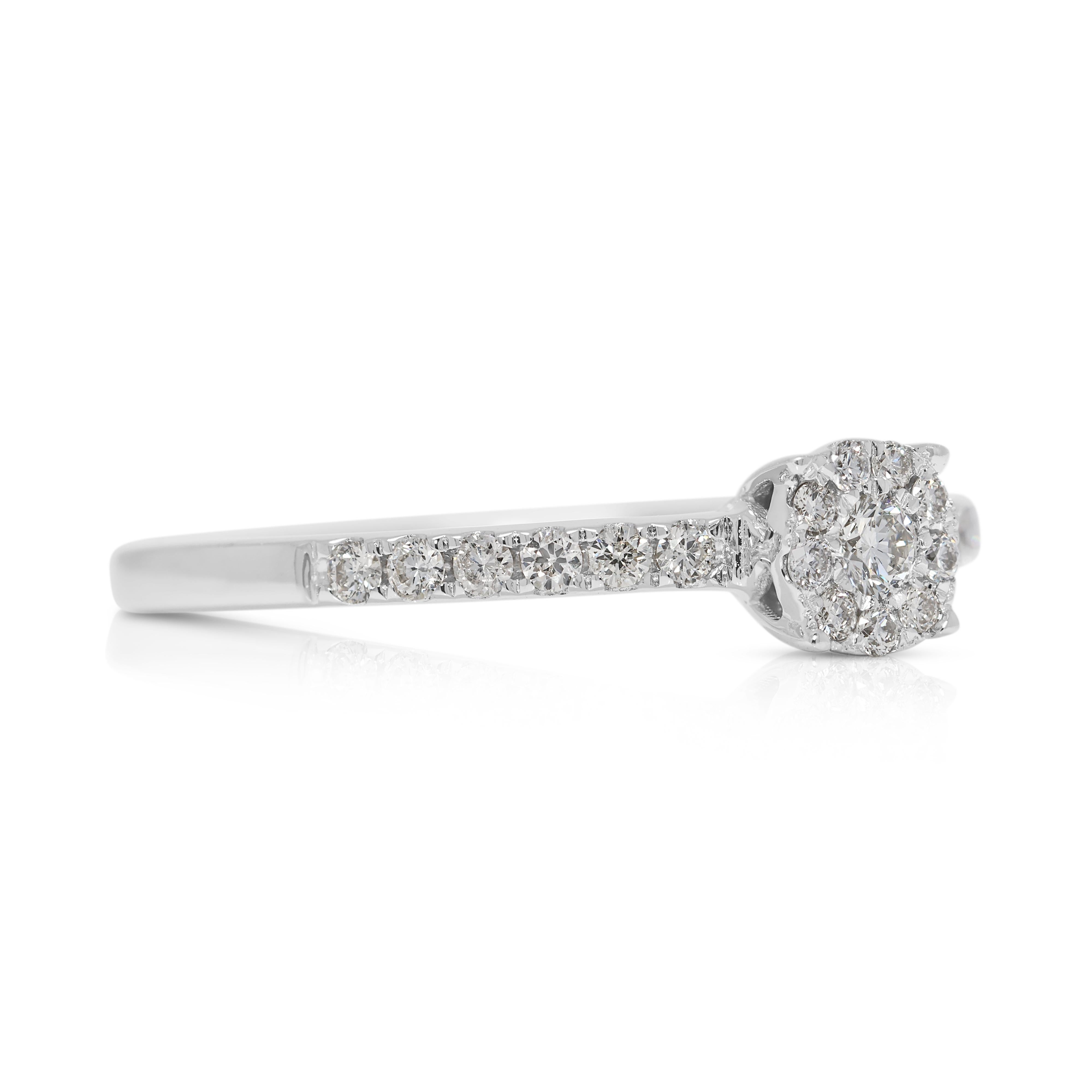 Deslumbrante Anillo Pavé de Diamantes Brillantes Redondos Naturales de 0,28 quilates en Oro Blanco de 14 quilates en Excelente estado para la venta en רמת גן, IL
