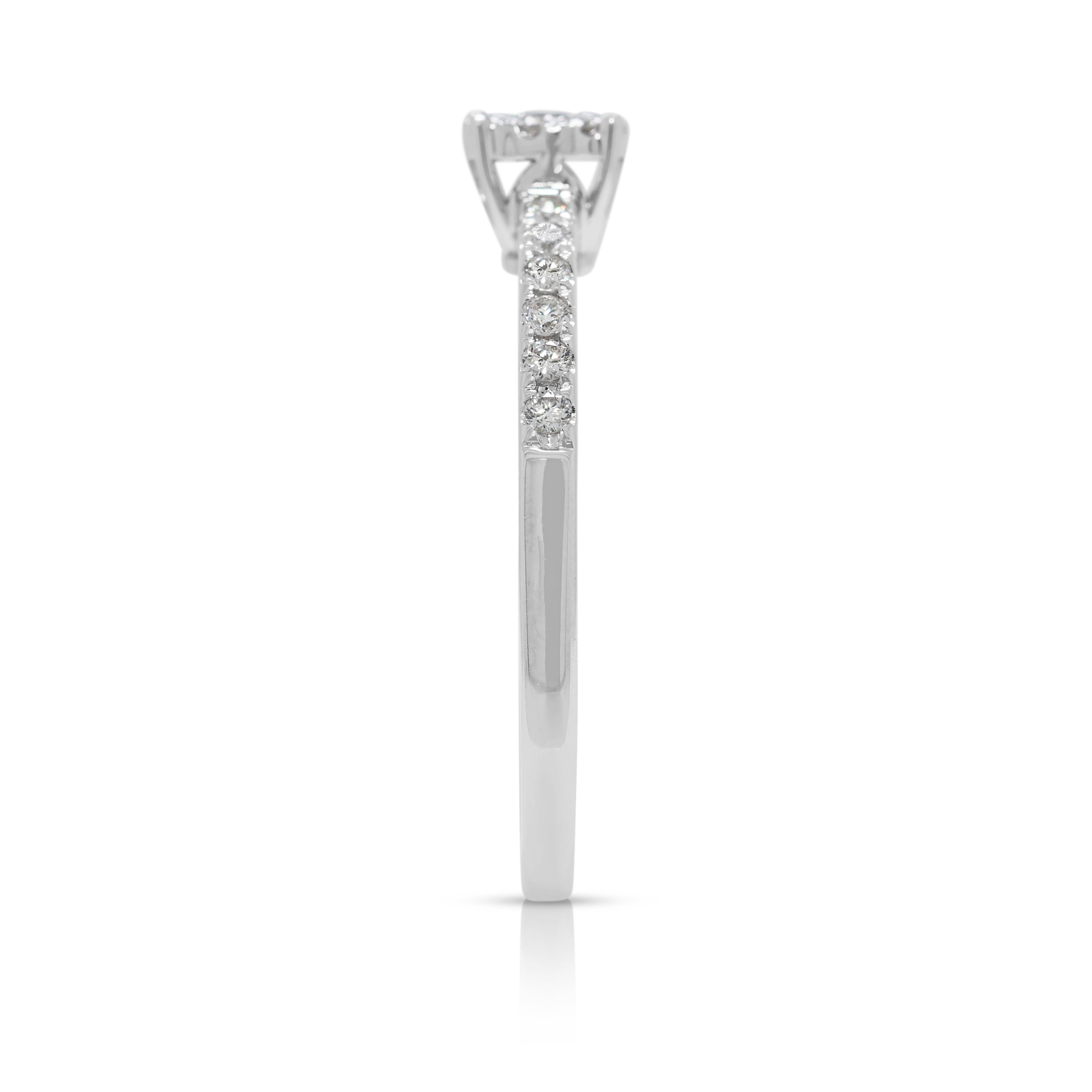 De las mujeres Deslumbrante Anillo Pavé de Diamantes Brillantes Redondos Naturales de 0,28 quilates en Oro Blanco de 14 quilates en venta