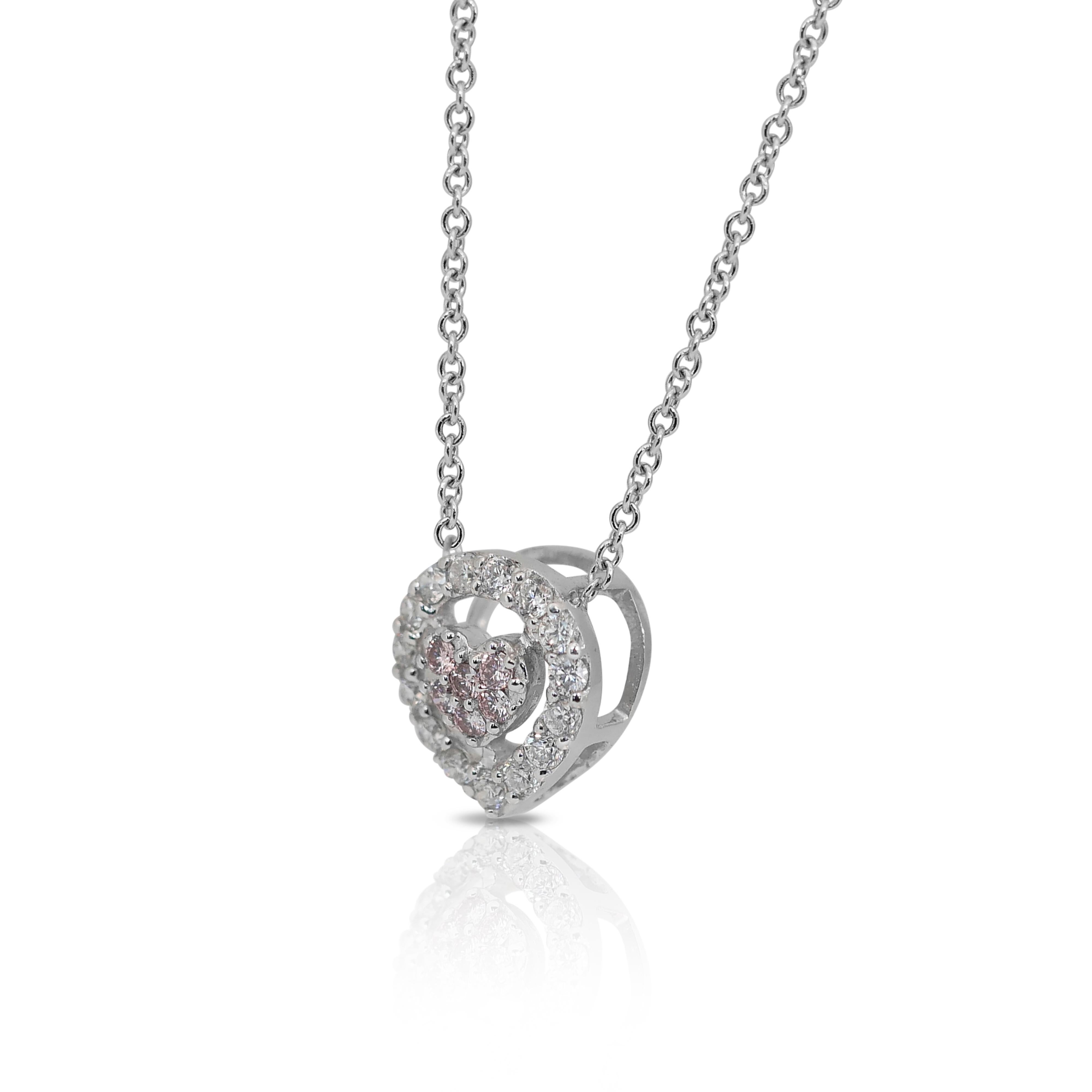 Collana con ciondolo in oro bianco 18 carati con diamanti colorati da 0,45 ct. In condizioni Nuovo in vendita a רמת גן, IL