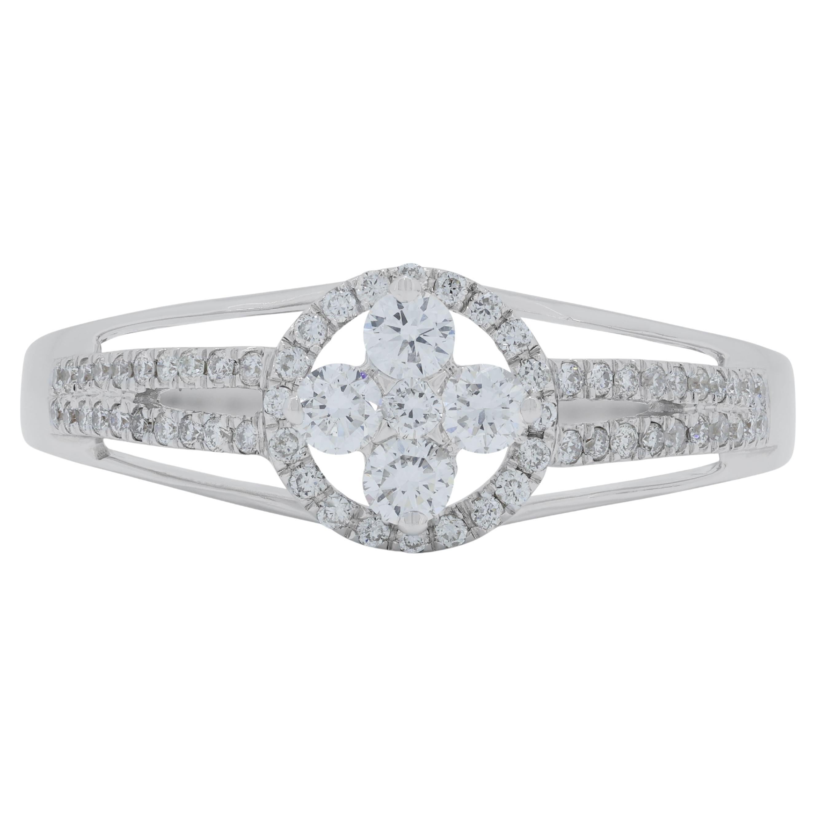 Dazzling 0.495ct Diamonds Cluster Ring in 18K White Gold For Sale