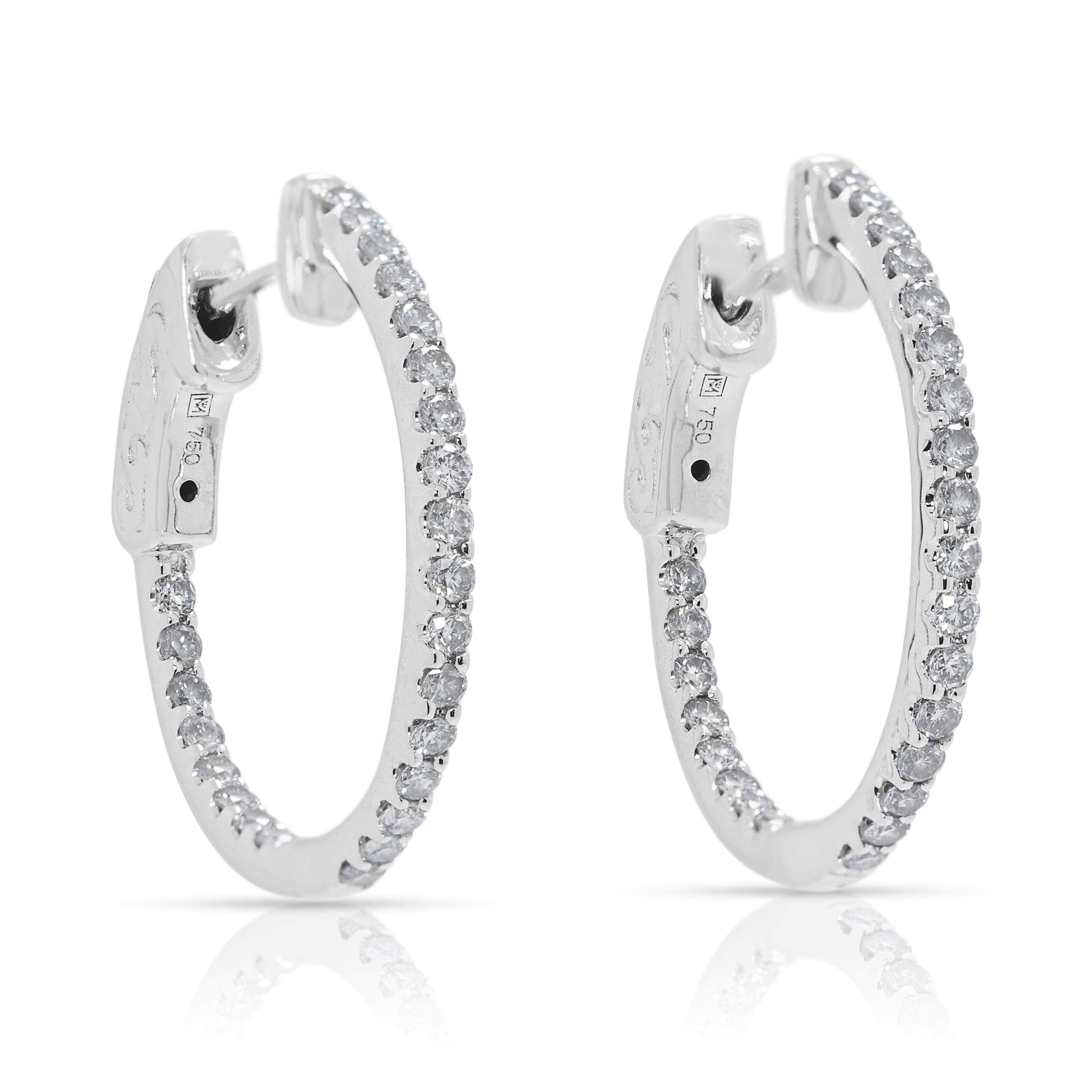 Taille ronde Boucles d'oreilles éblouissantes en or blanc 18 carats et diamant naturel de 0,52 ct. en vente