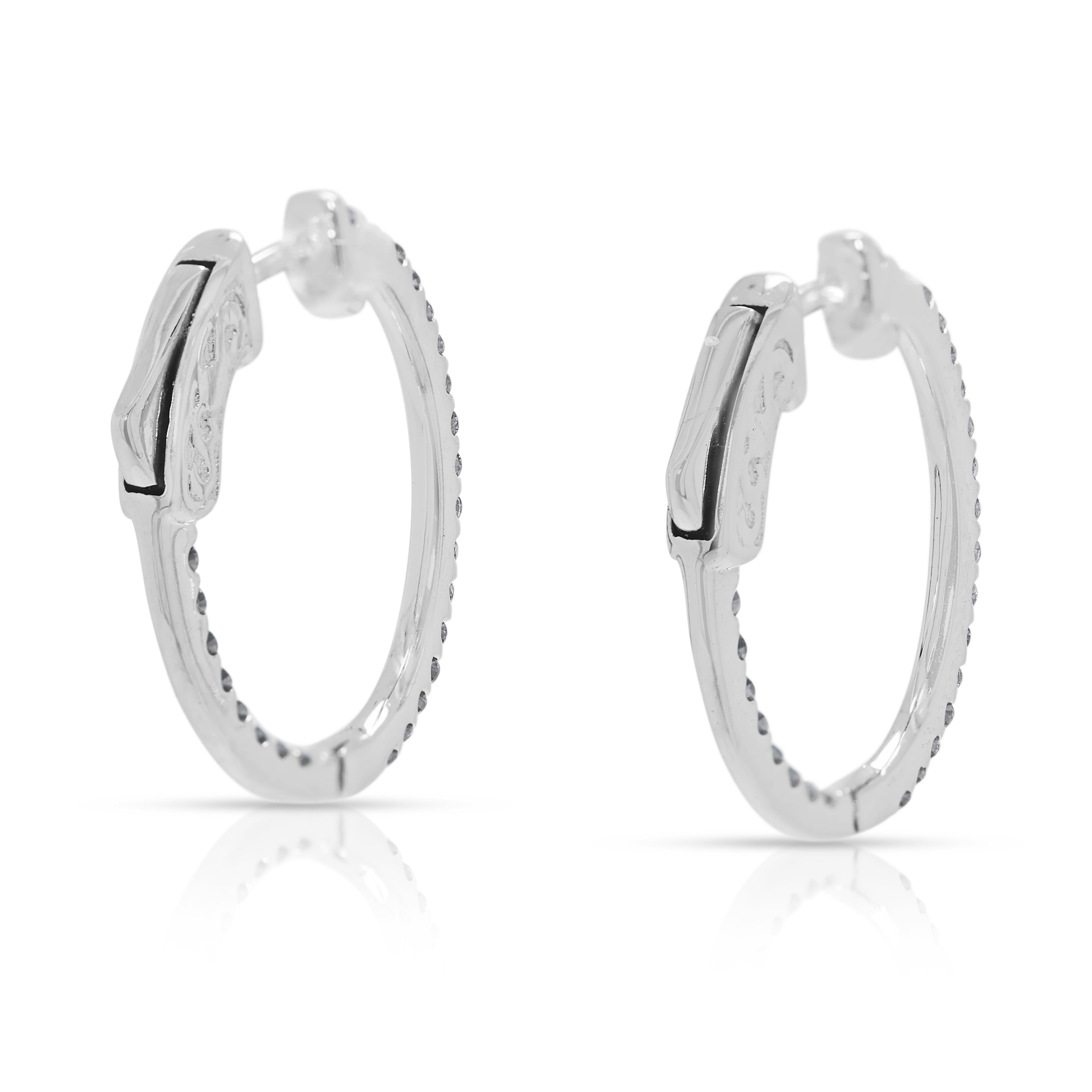 Boucles d'oreilles éblouissantes en or blanc 18 carats et diamant naturel de 0,52 ct. Pour femmes en vente