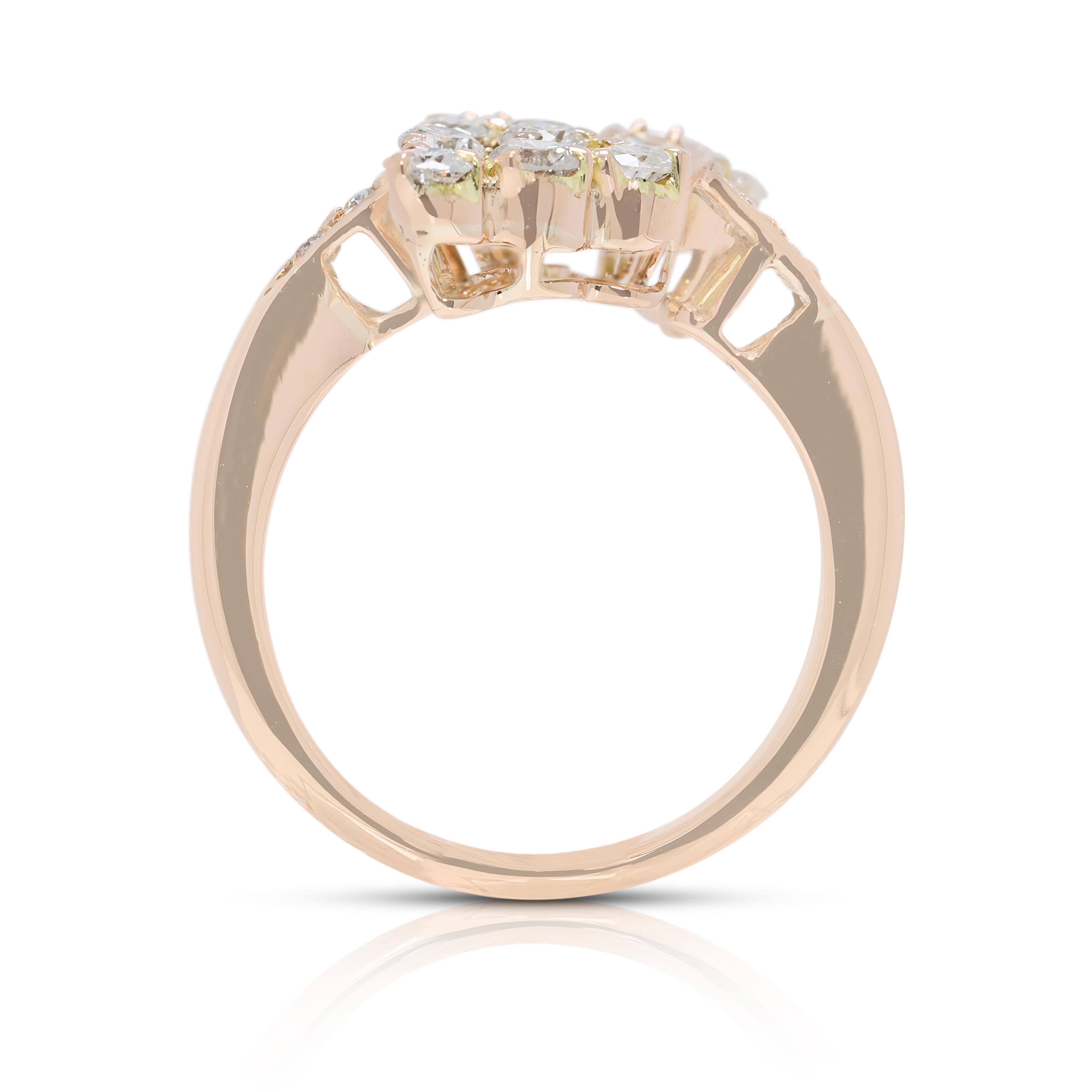 Éblouissante bague ajourée en or jaune 14 carats et diamant naturel de 0,54 carats en vente 2