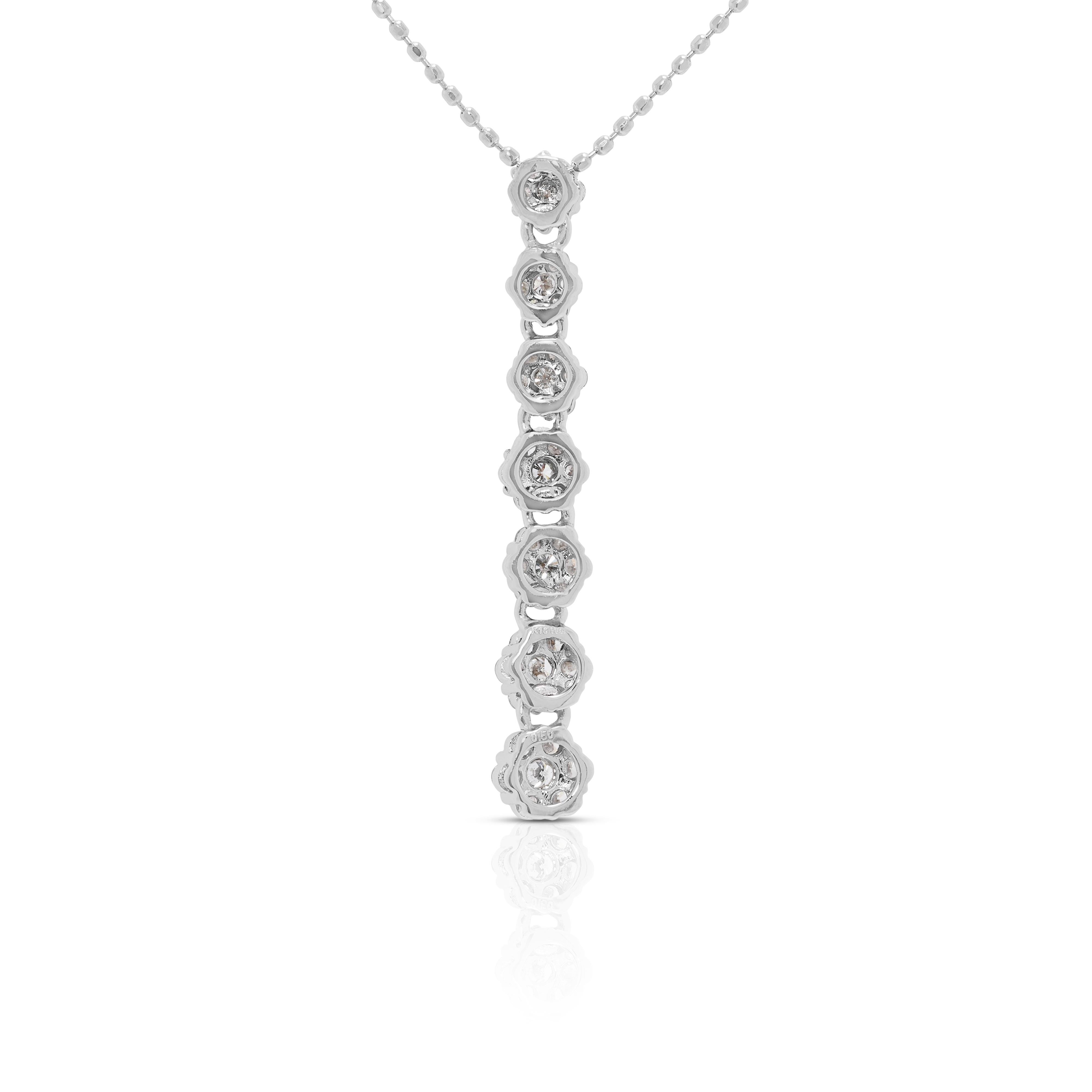 Schillernder 0,5ct Journey-Style Diamant-Anhänger mit Kette aus 18K Weißgold im Angebot 1