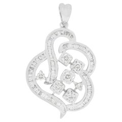 Abbagliante ciondolo con flusso di diamanti da 0,61 carati in oro bianco 9K
