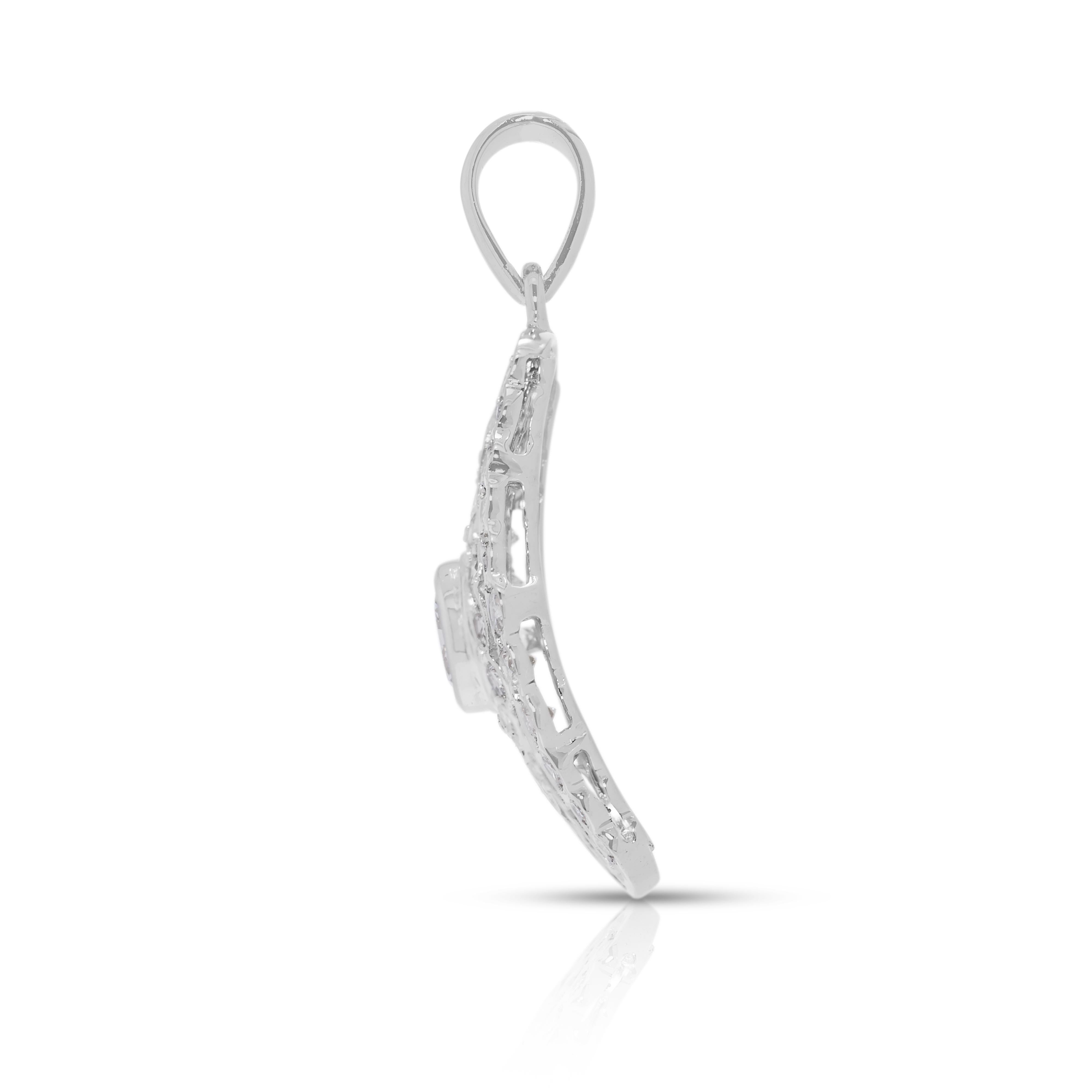 Éblouissant pendentif filigrane en or blanc 18 carats orné d'un diamant naturel de 0,63 ct. Pour femmes en vente