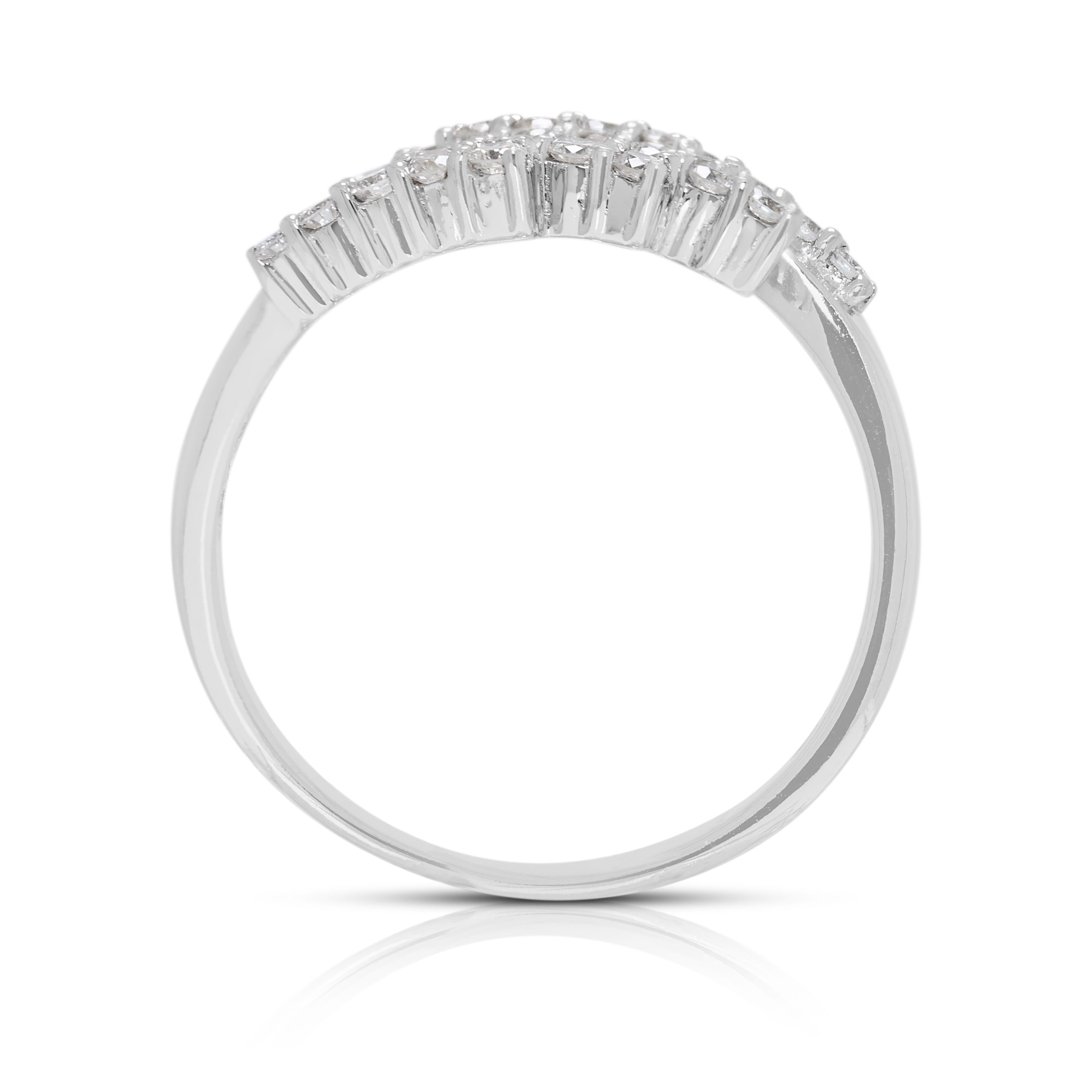 Anello geometrico in oro bianco 18 carati con diamanti naturali da 0,64 carati in vendita 2