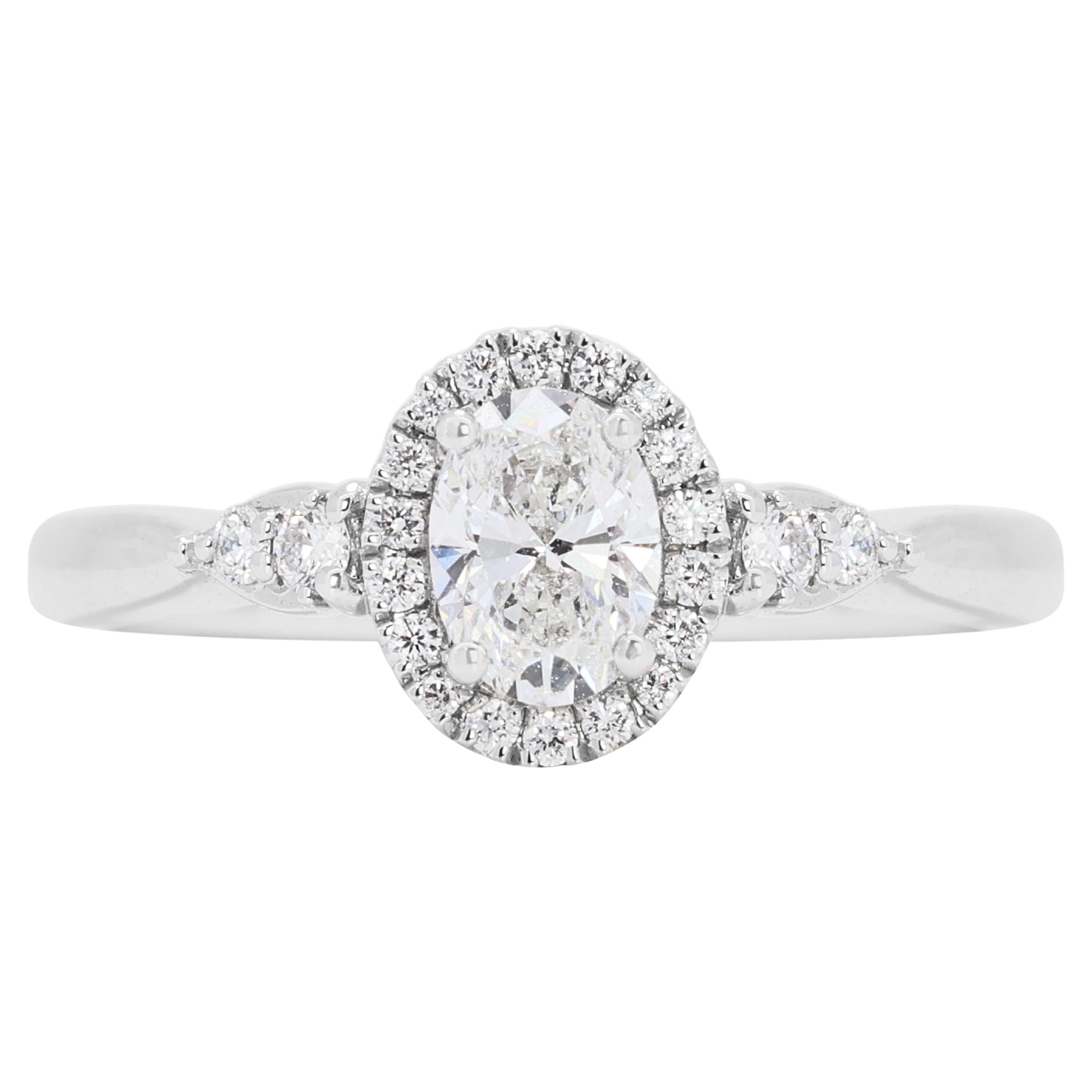 Dazzling 0.66ct Diamonds Halo Ring in Platinum