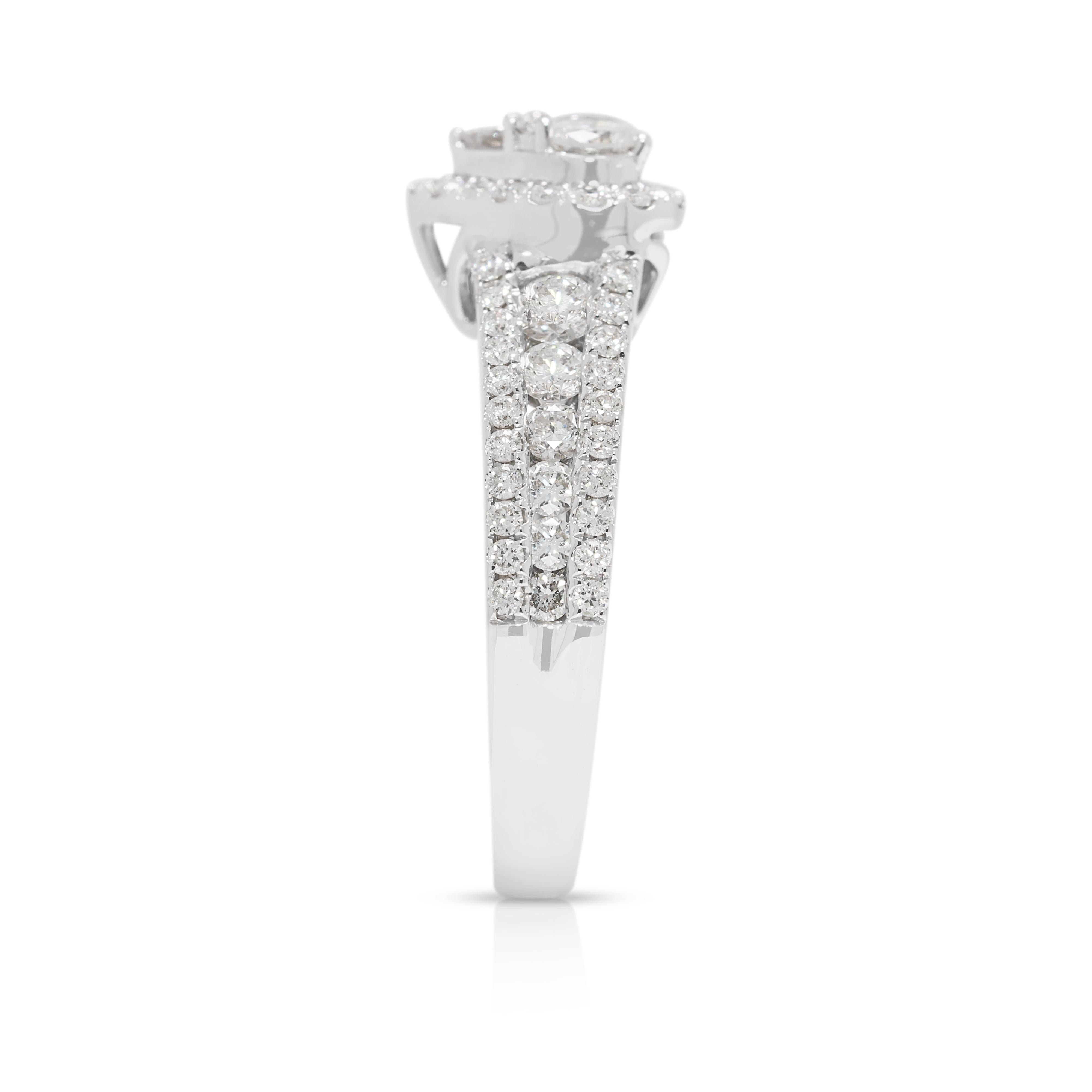 Schillernder 0,66ct natürlicher Diamant Herz Cluster Ring in 18K Weißgold im Angebot 1