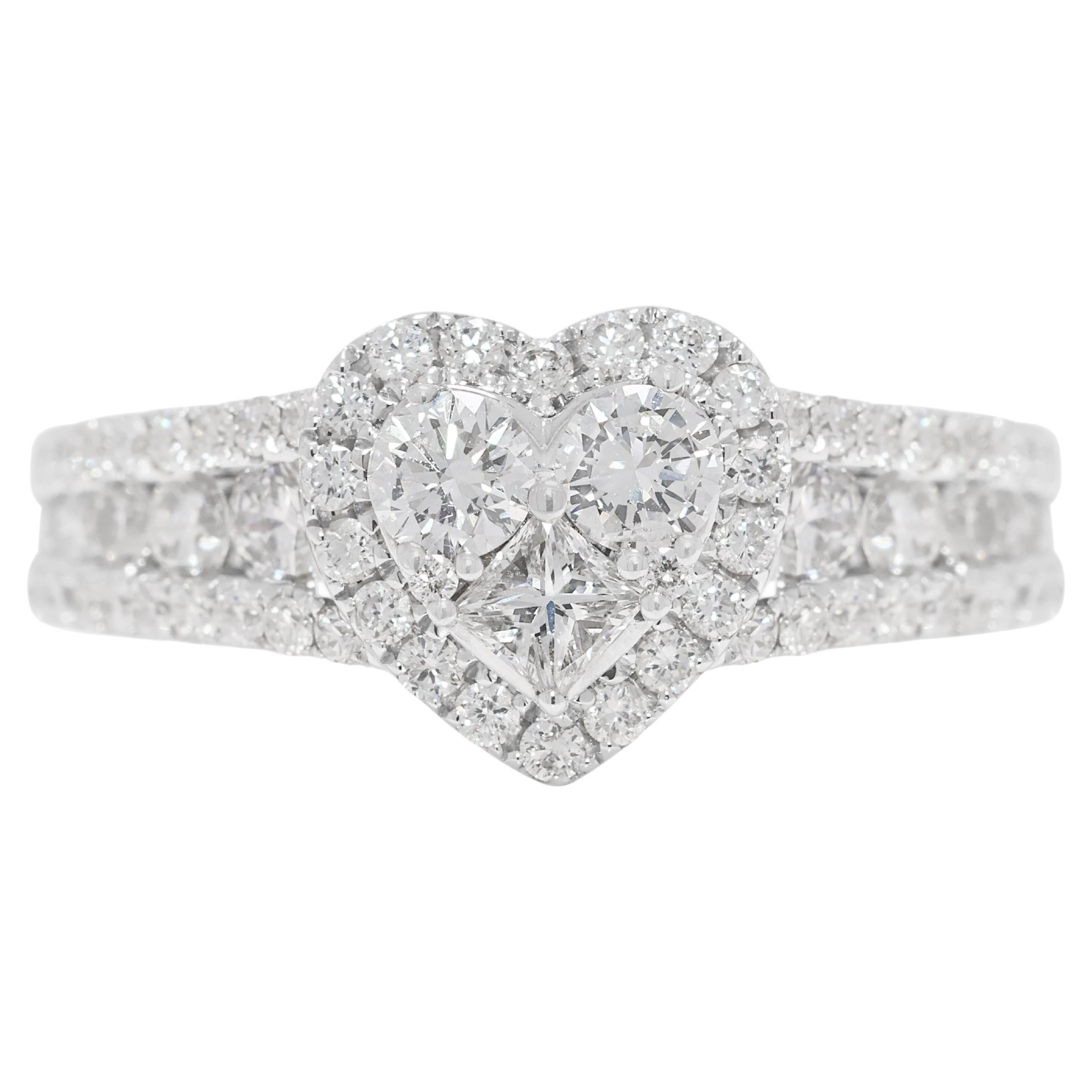 Schillernder 0,66ct natürlicher Diamant Herz Cluster Ring in 18K Weißgold im Angebot