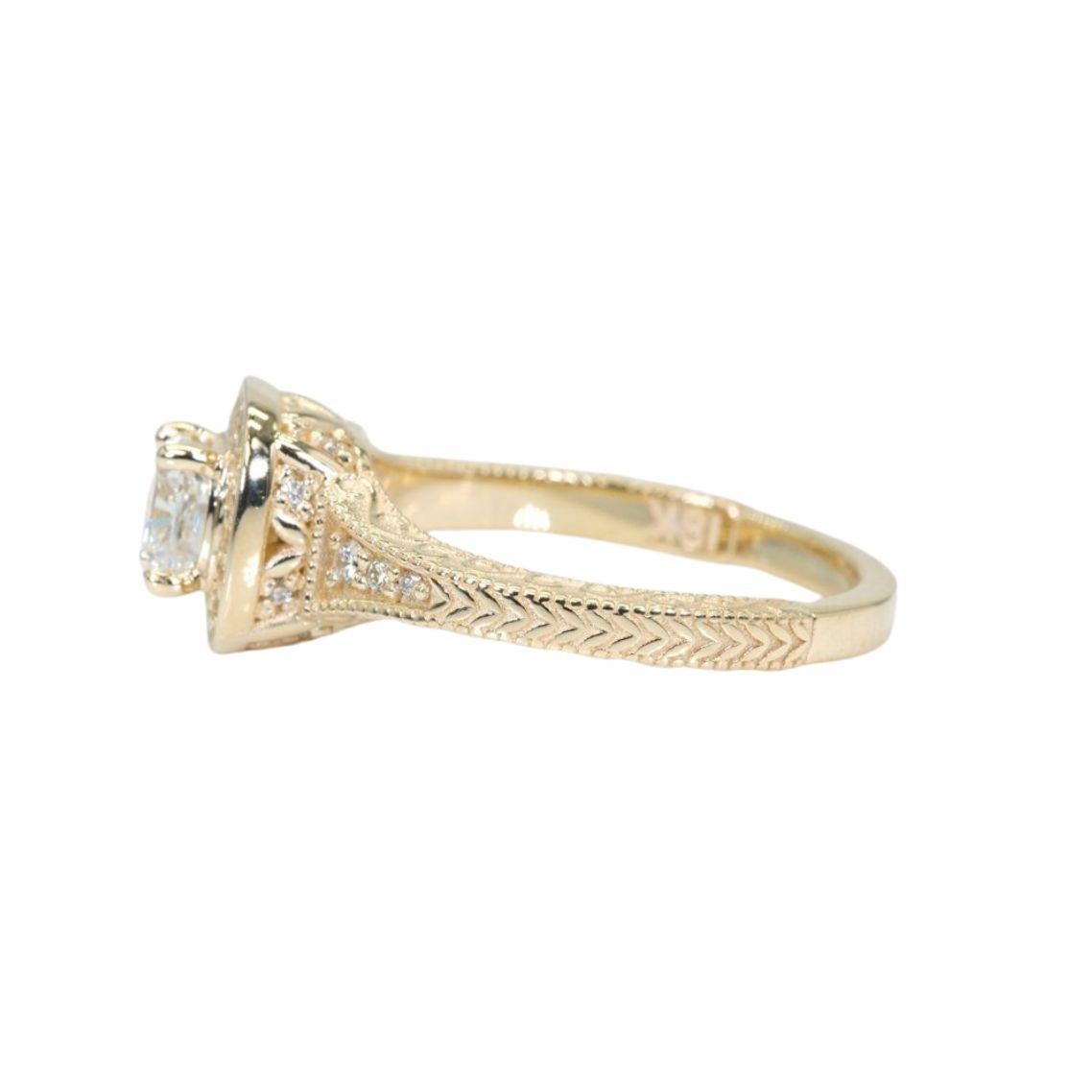 Women's Dazzling 0.7 Carat Cushion Diamond Ring For Sale