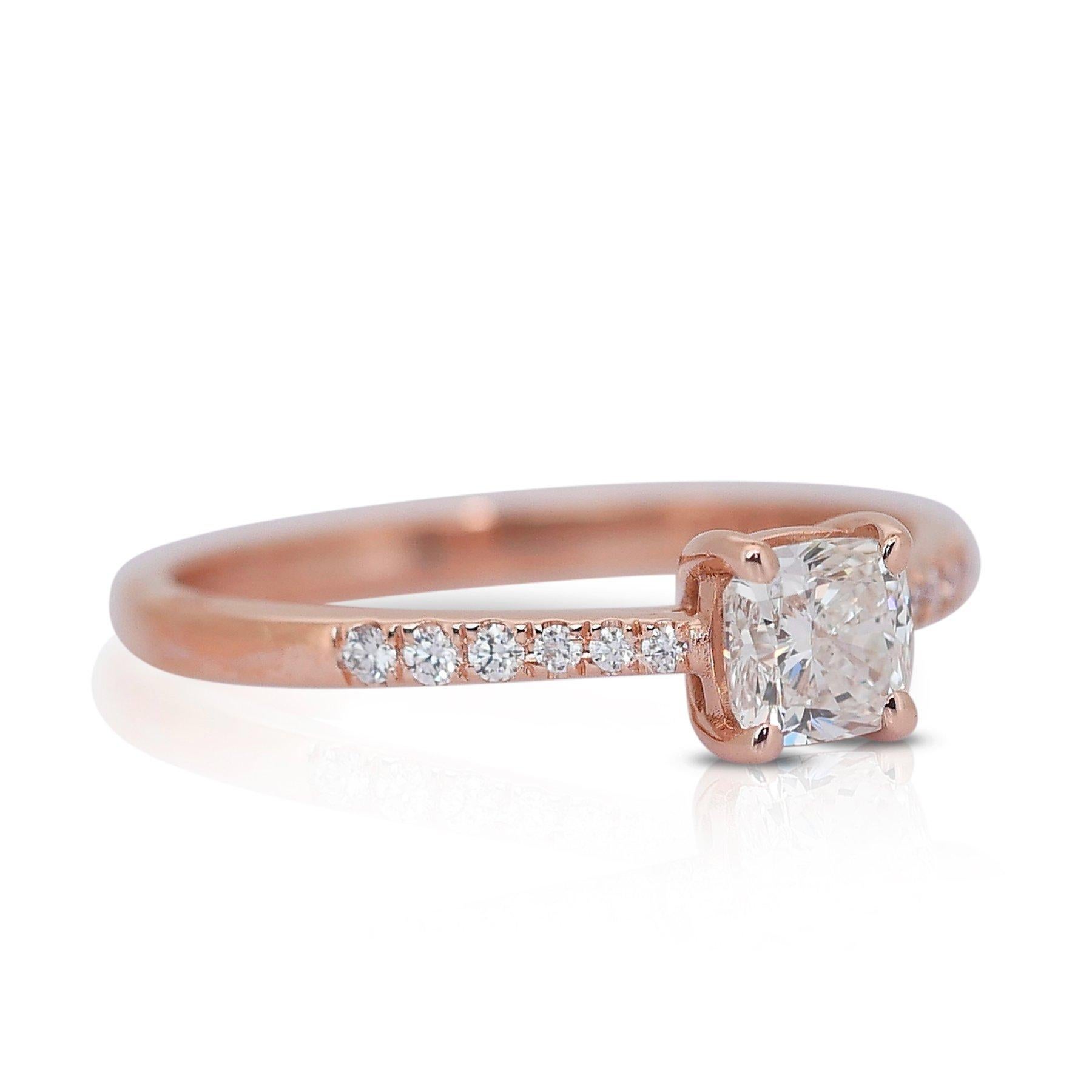 Dazzling 0.70ct Double Excellent Ideal Cut Diamonds Pave Ring in 18k Rose Gold In New Condition For Sale In רמת גן, IL