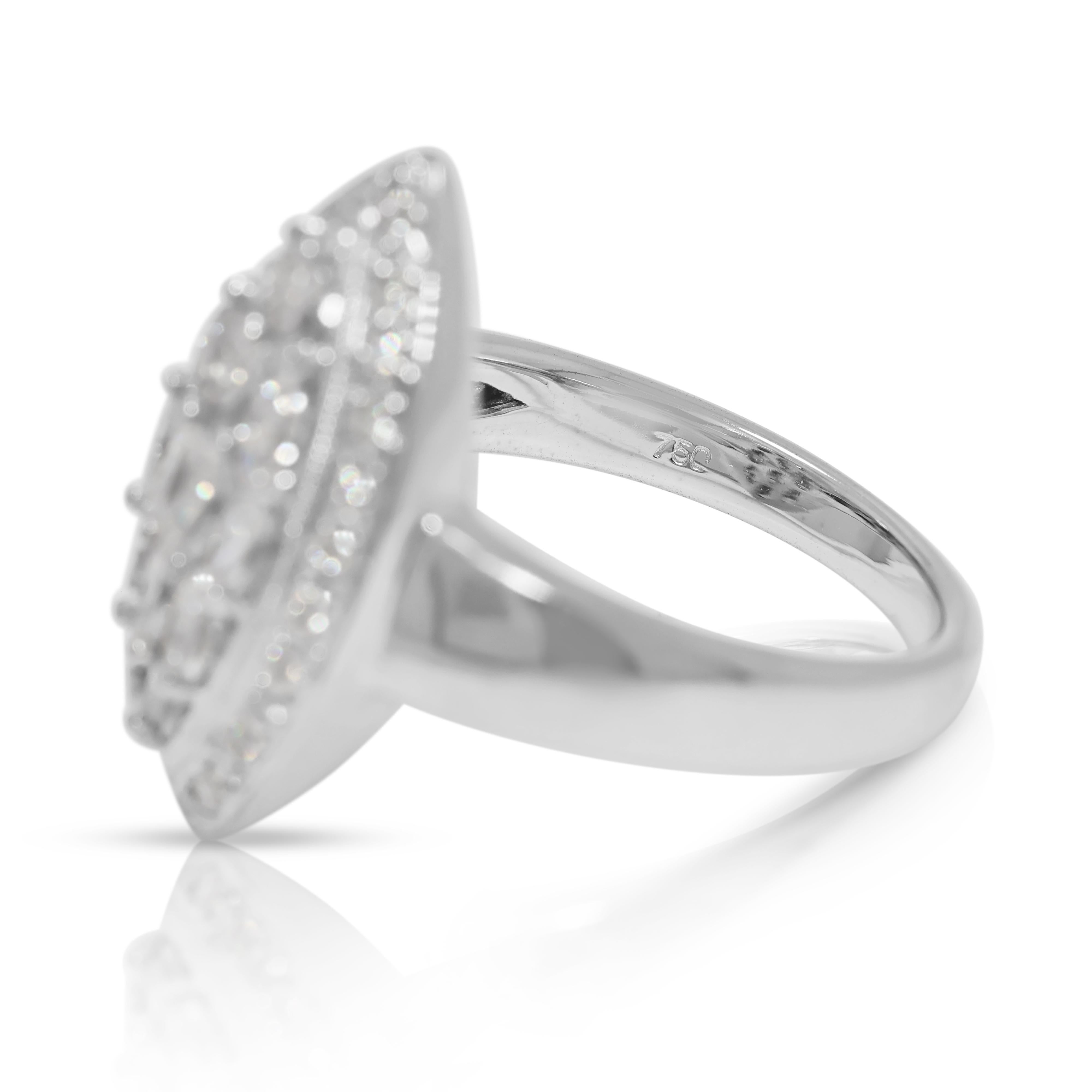 Taille Marquise Éblouissante bague en or blanc 18 carats avec diamants naturels ronds et marquises de 0,70 carat en vente