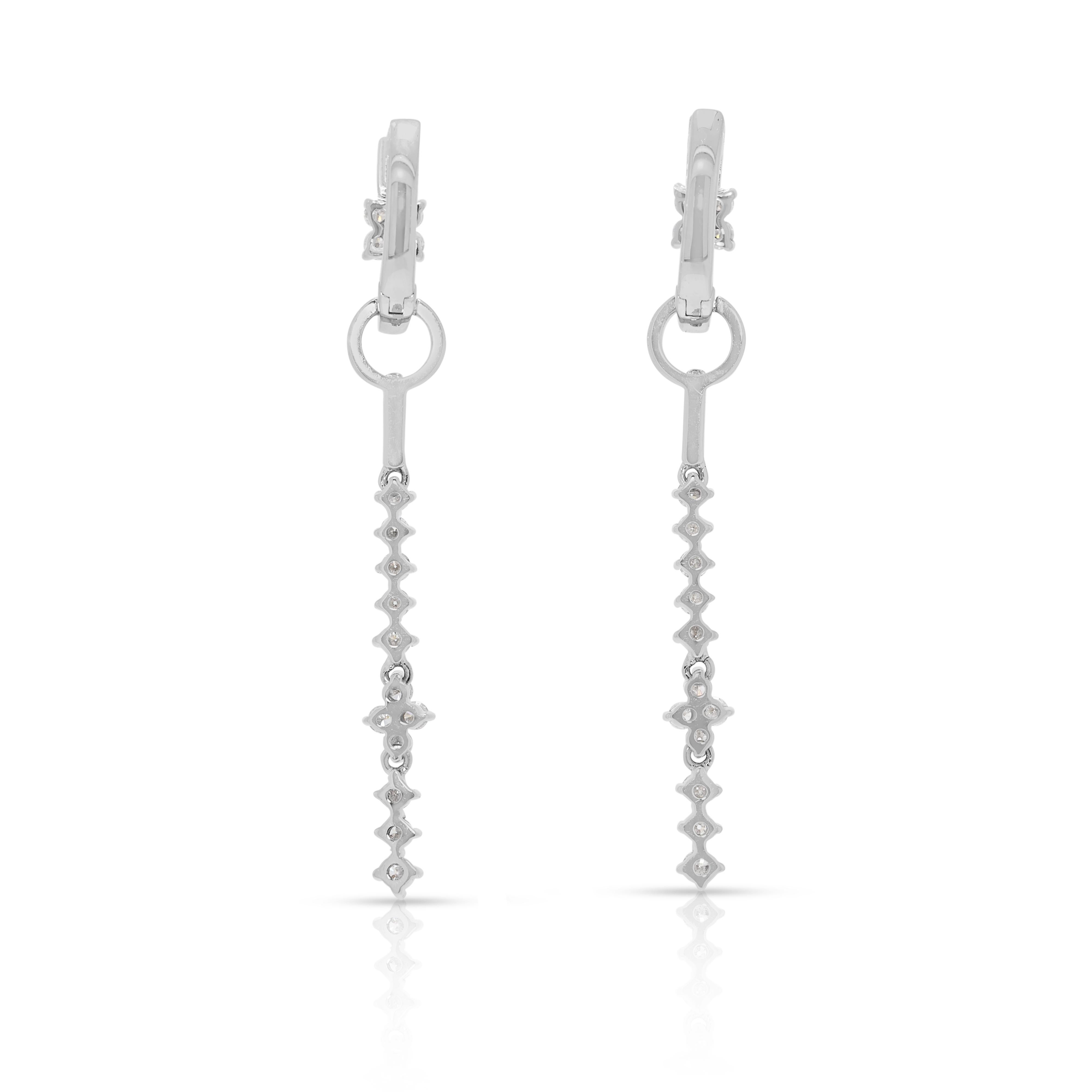Boucles d'oreilles pendantes éblouissantes en or blanc 18 carats et diamant naturel de 0,72 ct. en vente 1