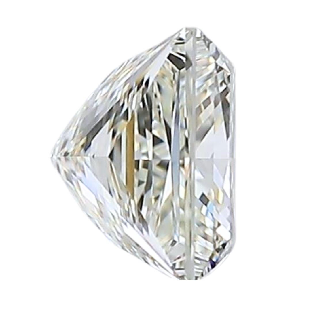Dazzling 0.76ct Ideal Cut Natural Diamond - GIA Certified In New Condition For Sale In רמת גן, IL