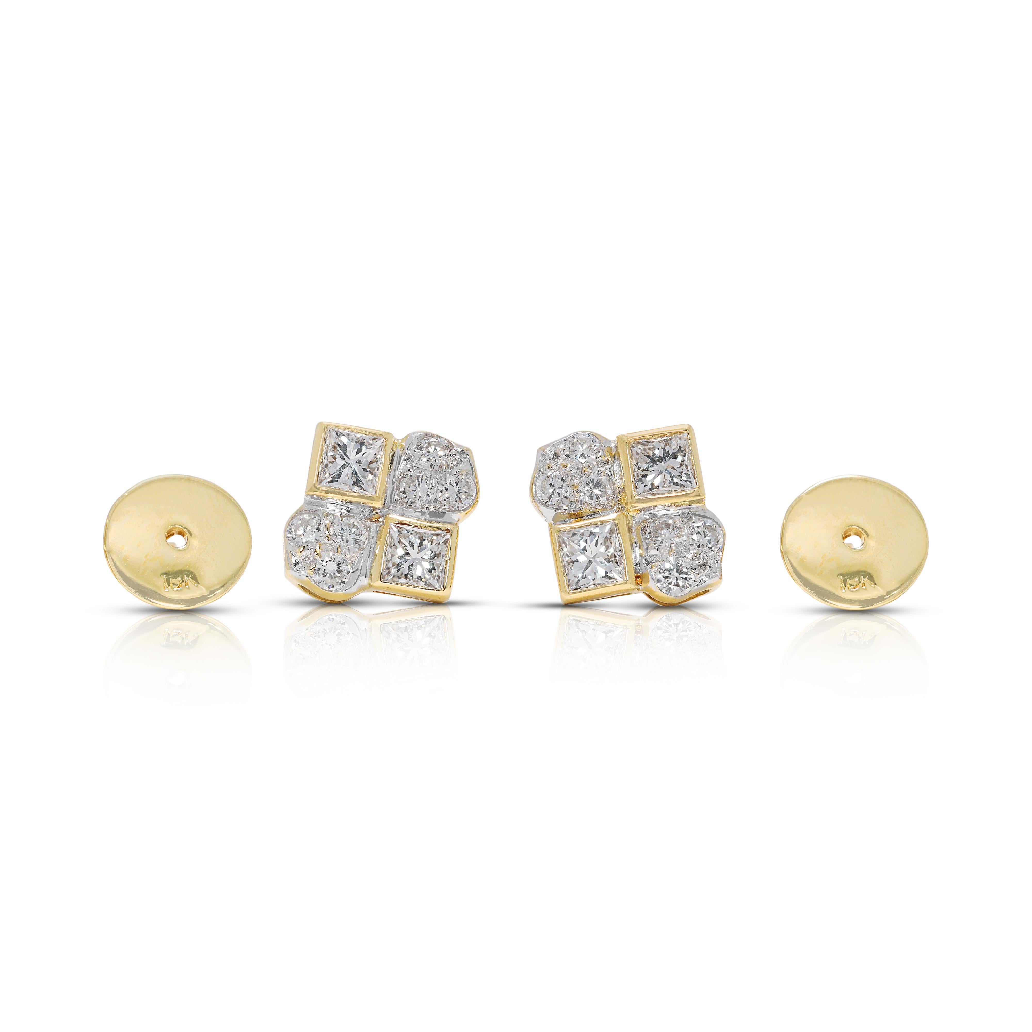 Dazzling 0.78ct Princess & Round Diamond Earrings in 18K Two-Toned Gold en vente 2