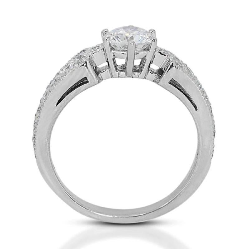 Round Cut Dazzling 0.8 Carat Round Diamond Ring with Halo in 18K White Gold For Sale