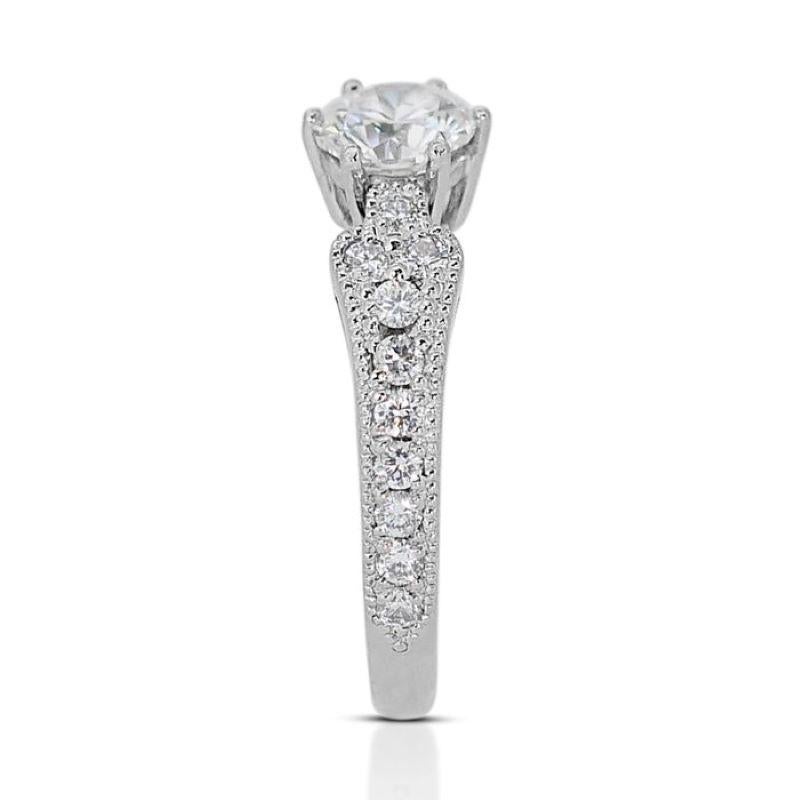 Women's Dazzling 0.8 Carat Round Diamond Ring with Halo in 18K White Gold For Sale