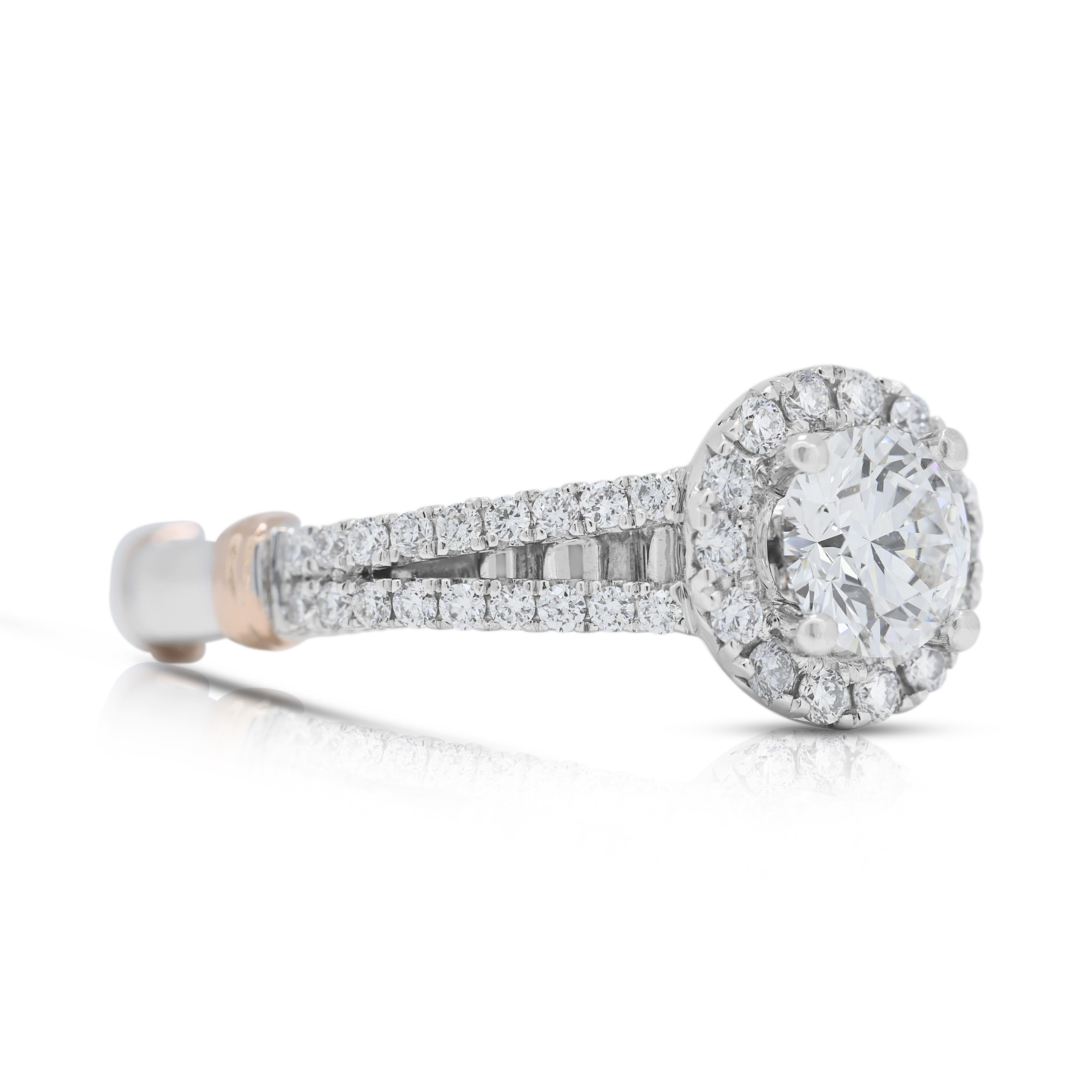 Schillernder 0,88 Karat Halo-Diamantring aus 18 Karat zweifarbigem Gold mit Diamanten - GIA zertifiziert im Zustand „Hervorragend“ im Angebot in רמת גן, IL