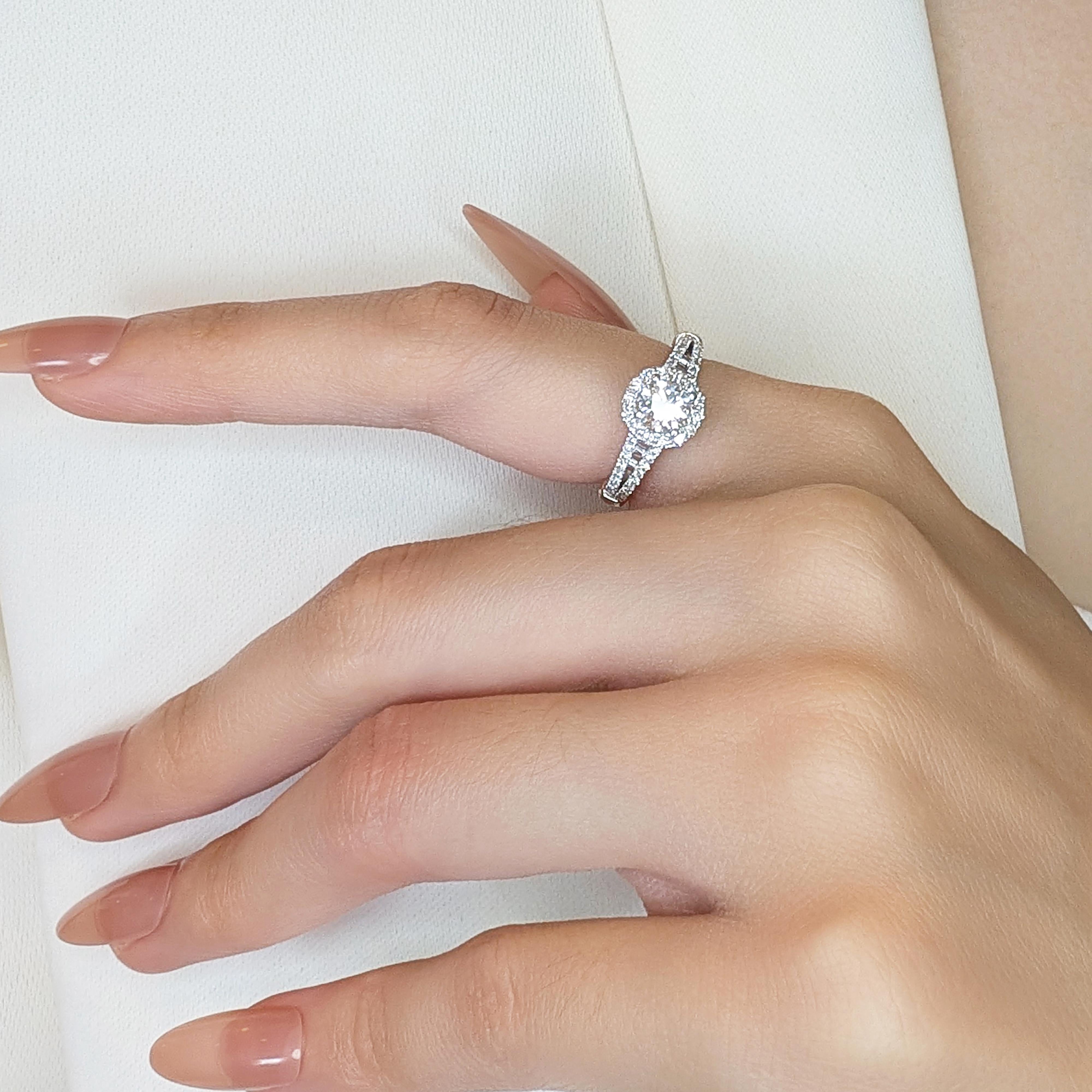 Schillernder 0,88 Karat Halo-Diamantring aus 18 Karat zweifarbigem Gold mit Diamanten - GIA zertifiziert im Angebot 5