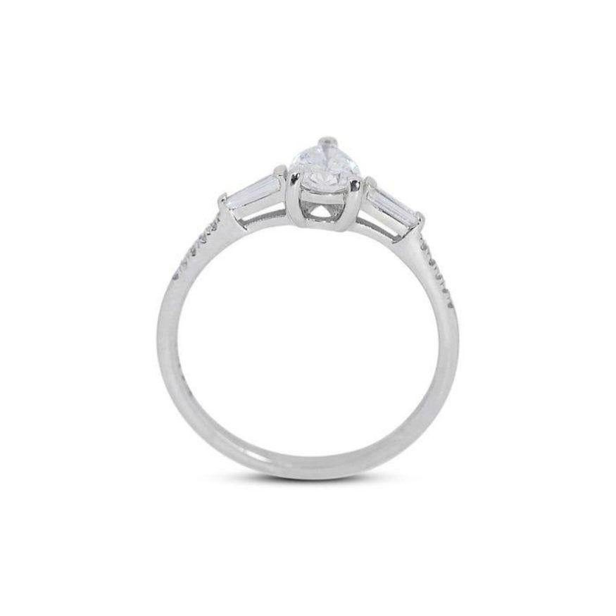 Dazzling 0.95ct Pear Diamond Ring set in 18K White Gold In New Condition For Sale In רמת גן, IL