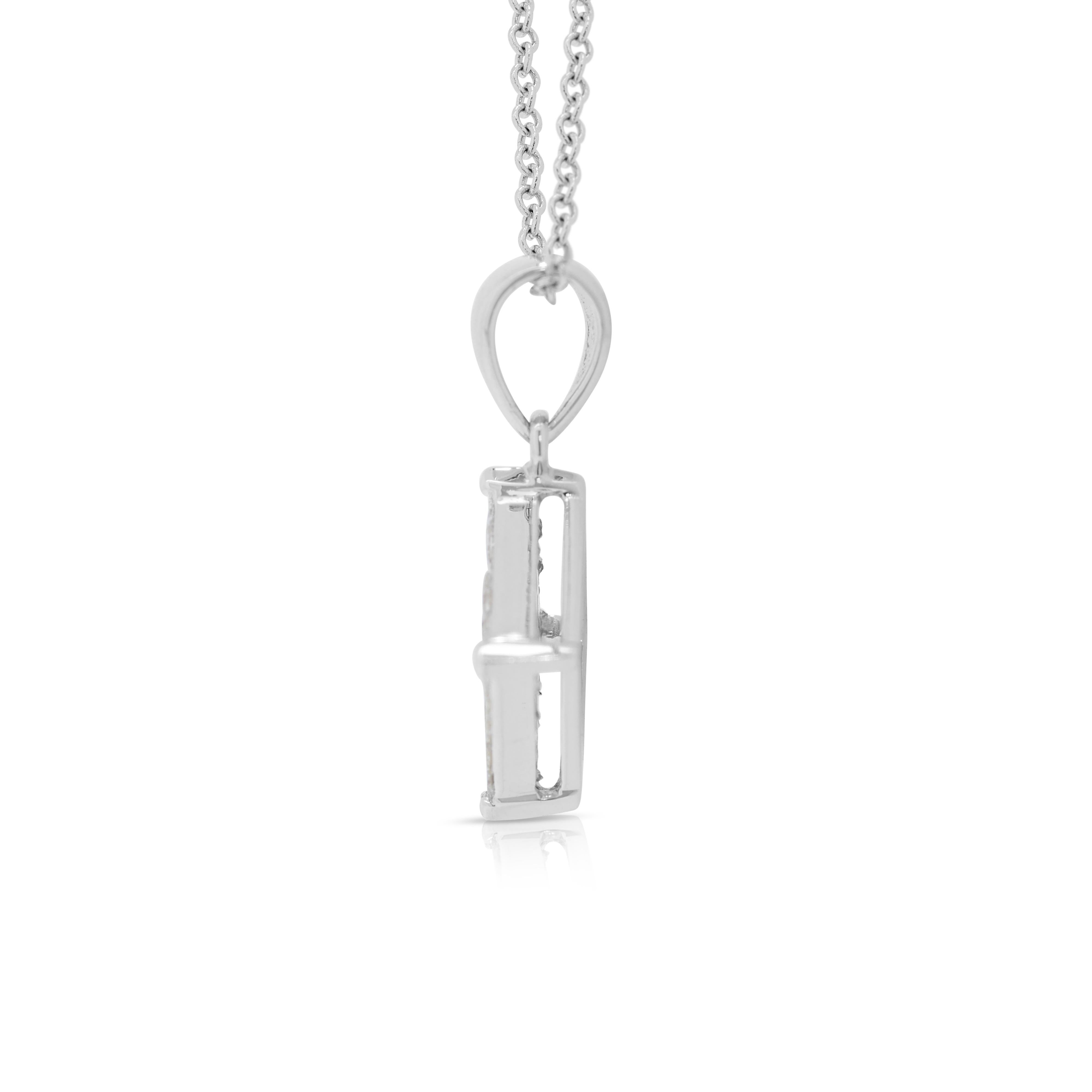 Women's Dazzling 0.96 Natural Diamond Necklace in 18K White Gold For Sale