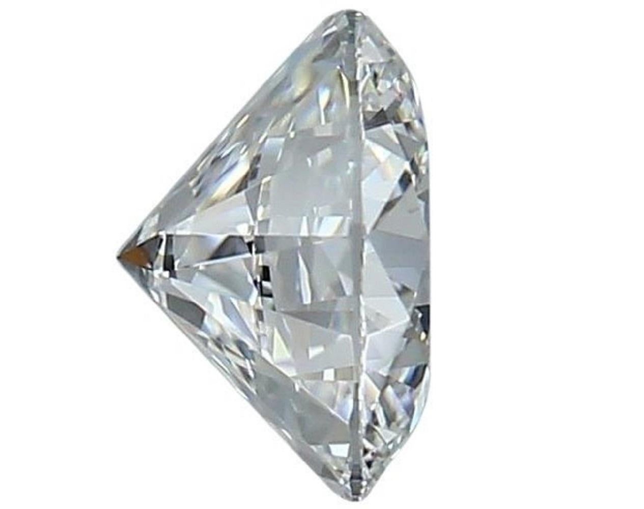 1 diamant brillant rond naturel étincelant de 0,9 carat G VVS1 avec une très bonne taille. Ce diamant est accompagné d'un certificat IGI et d'un numéro d'inscription au laser.

SKU : C-DSPV-167351-1
IGI 553248891