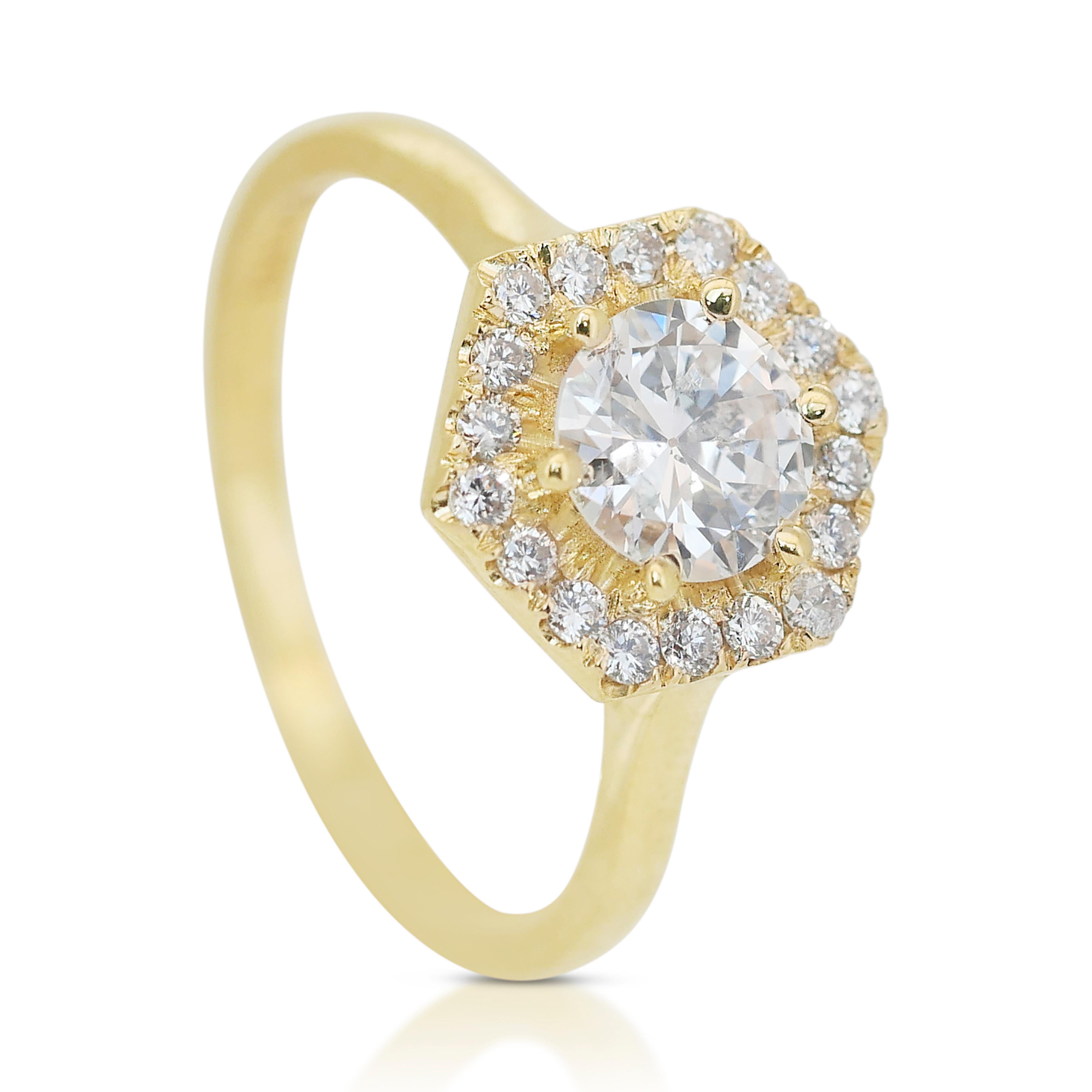 Schillernder 1,07 Karat Diamanten Halo-Ring aus 18 Karat Gelbgold - IGI-zertifiziert im Zustand „Neu“ in רמת גן, IL
