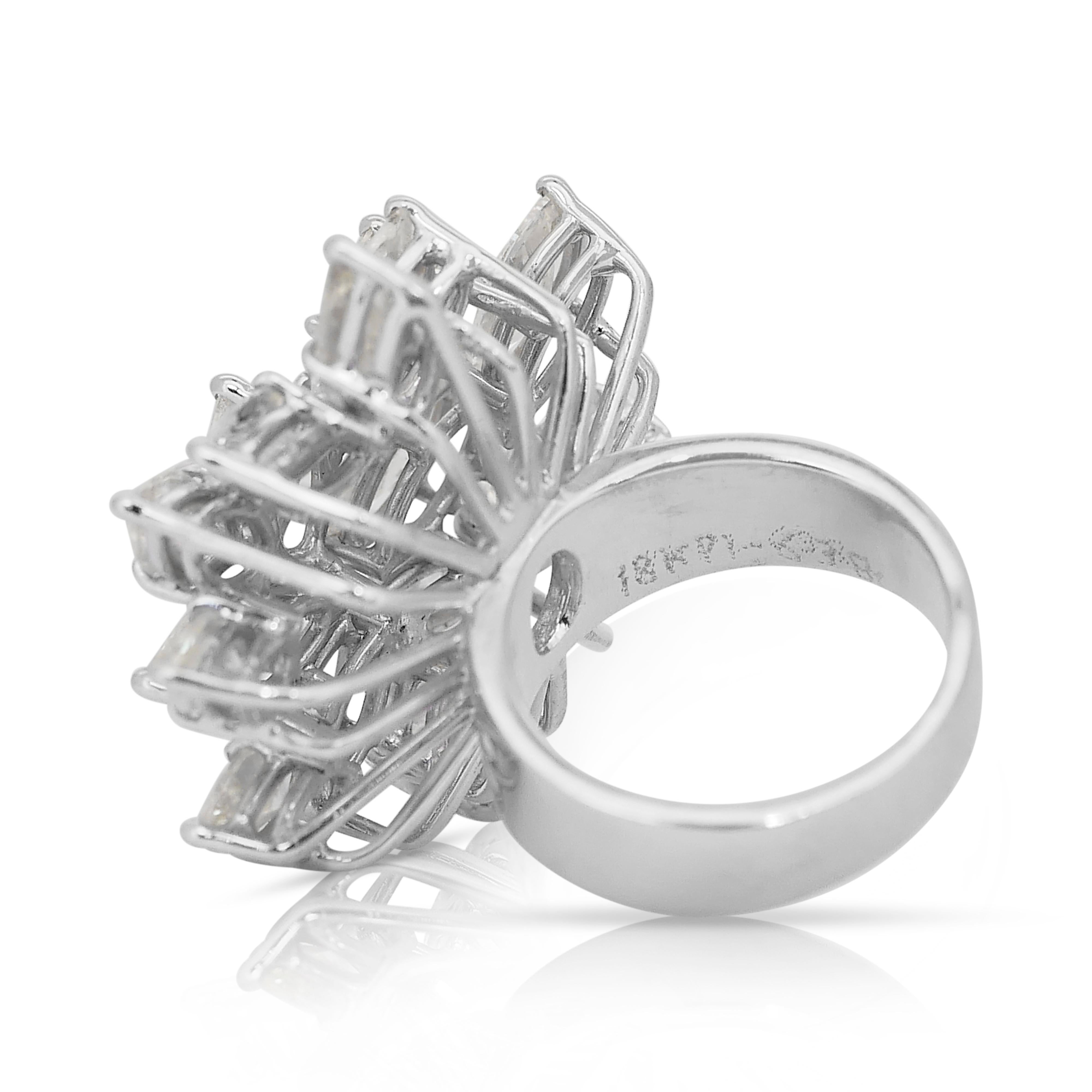 Women's Dazzling 10.80ct Diamonds Cocktail Ring in 18k White Gold - IGI Certified For Sale
