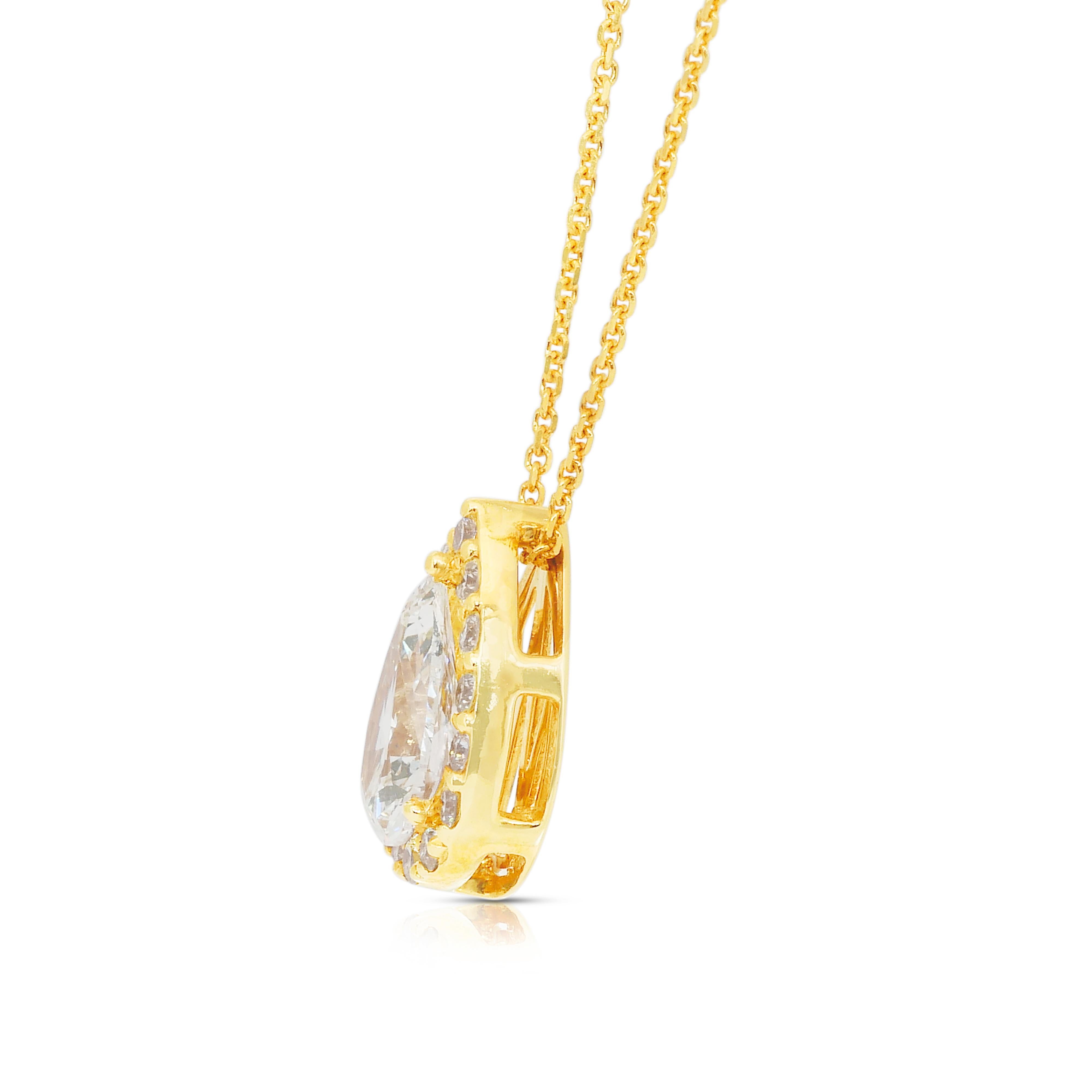 Collier éblouissant de 1,10ct de diamants avec pendentif halo en or jaune 18k en vente 2