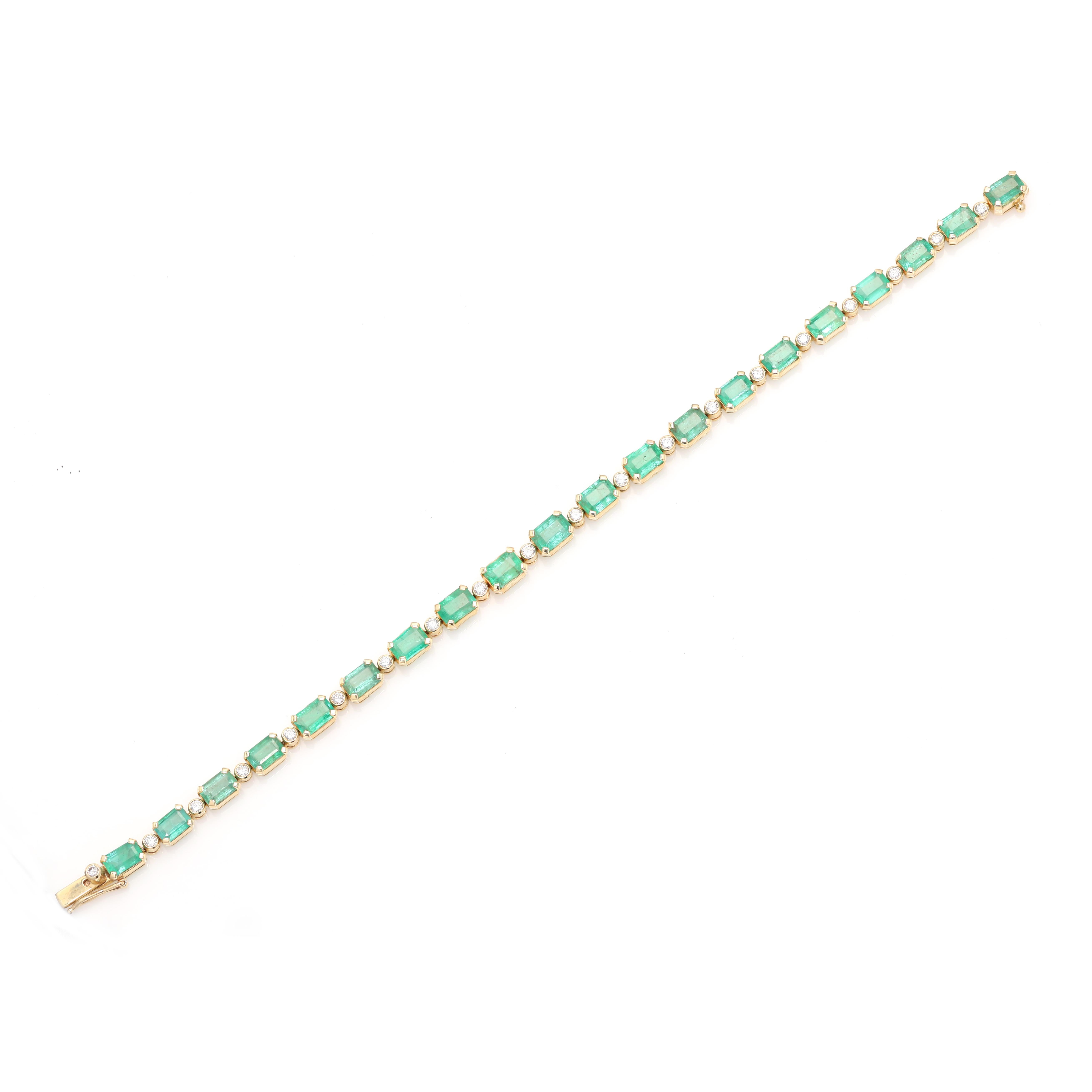 11,5 Karat natürliches Smaragd-Diamant-Hochzeits-Tennisarmband aus 14K Gelbgold im Zustand „Neu“ im Angebot in Houston, TX