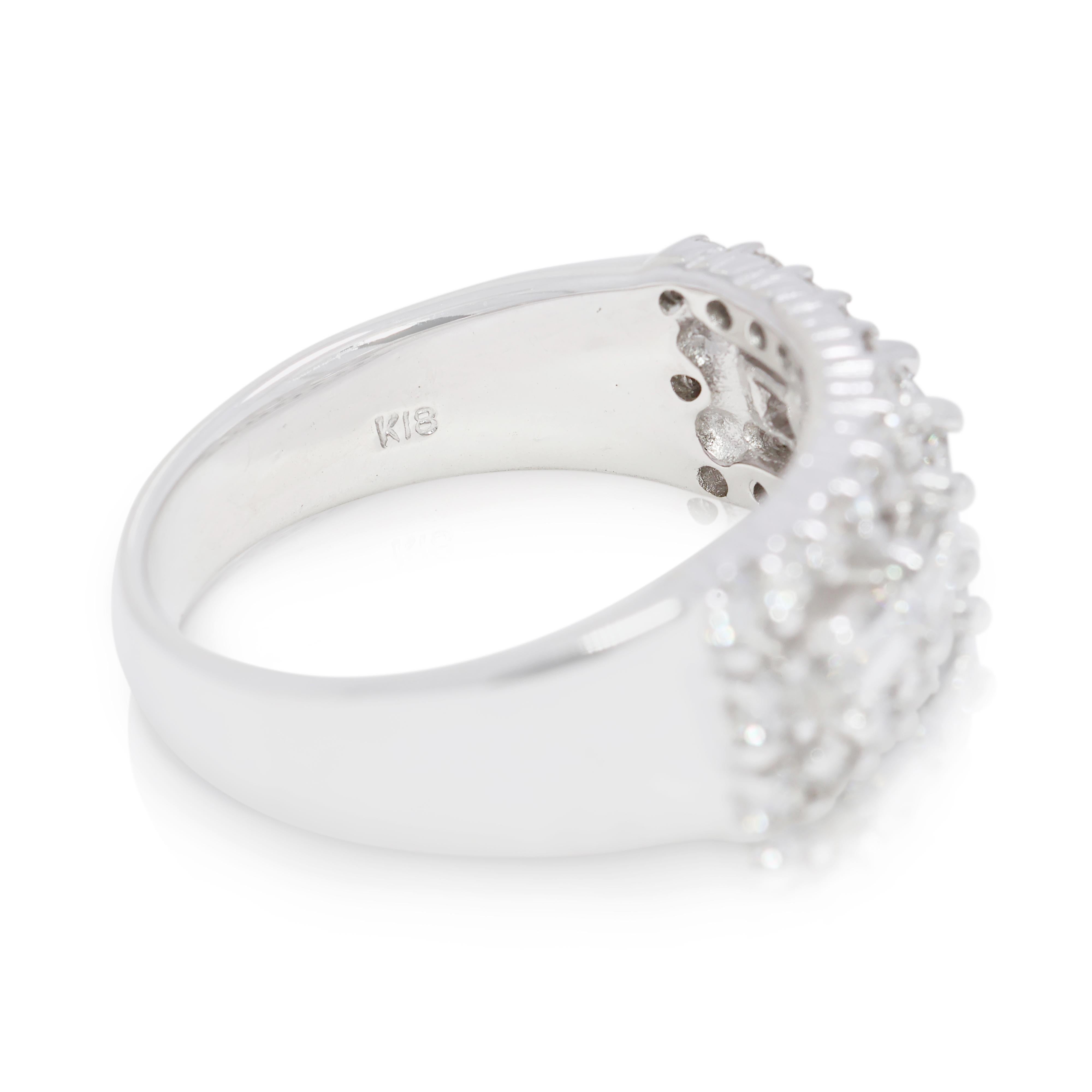 Deslumbrante Anillo de Diamantes Naturales de 1,1 ct en Oro Blanco de 18 quilates Corte redondo en venta