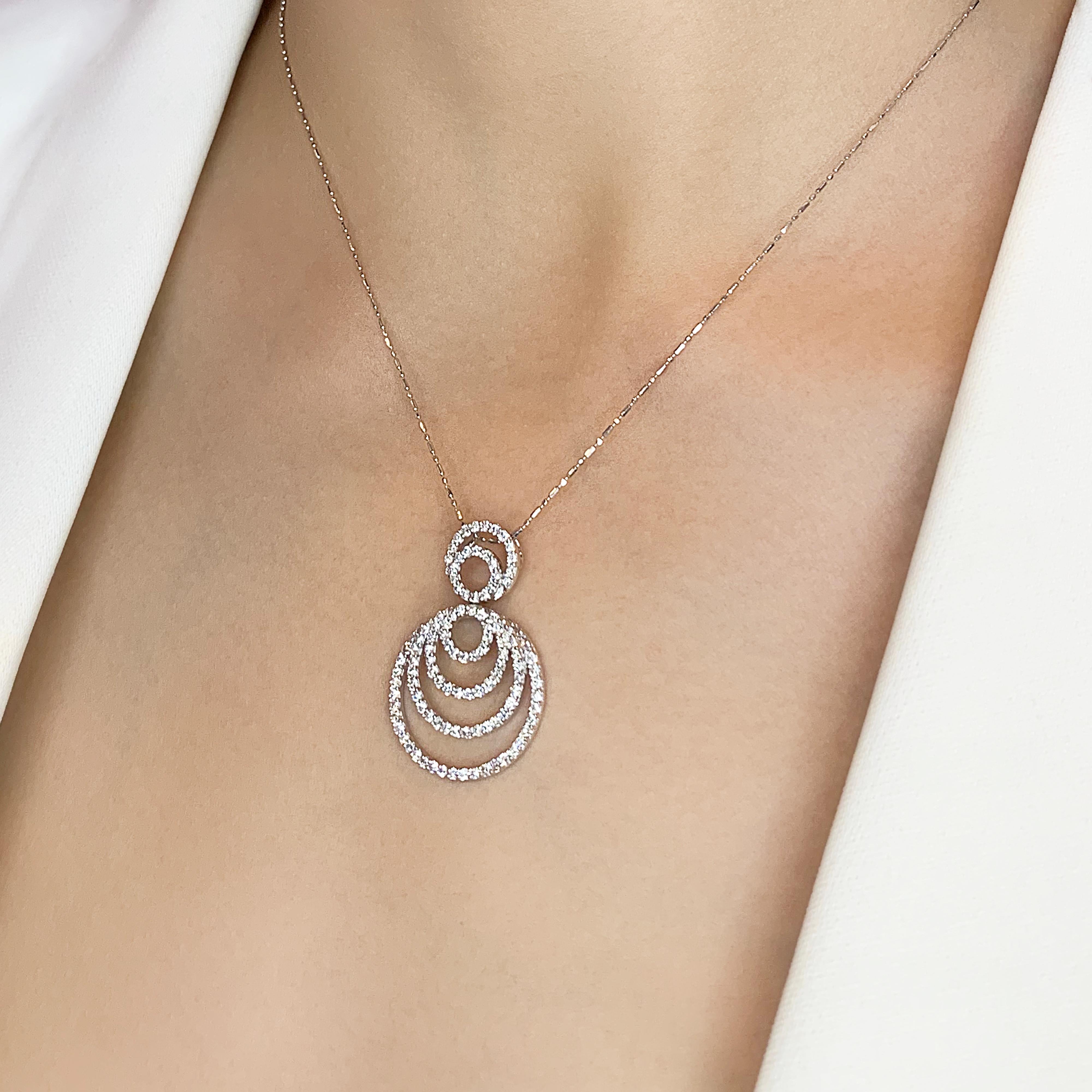 Dazzling 1.21ct Natural Diamonds Pendant in 18K White Gold For Sale 2
