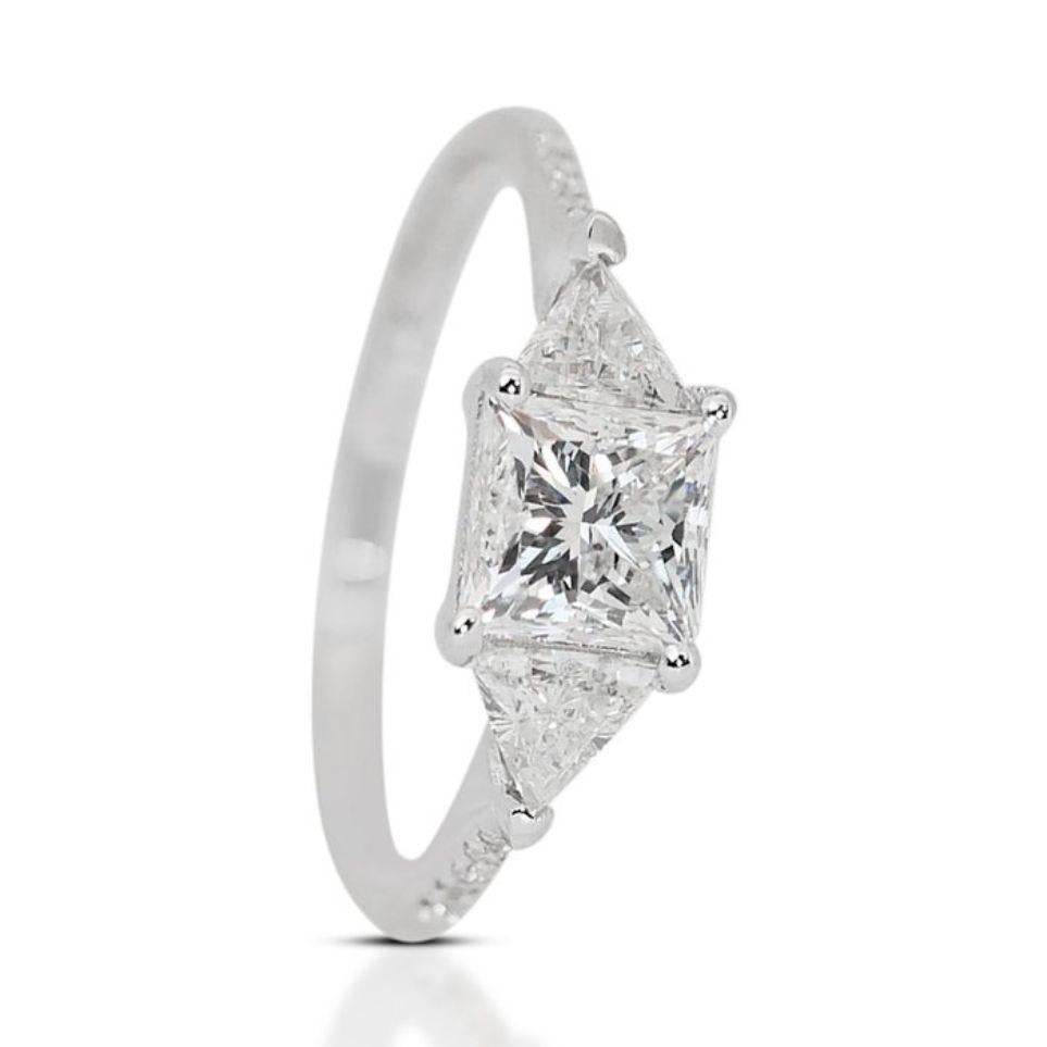 Dazzling 1.2ct Princess Cut Diamond Ring set in 18K White Gold For Sale 3