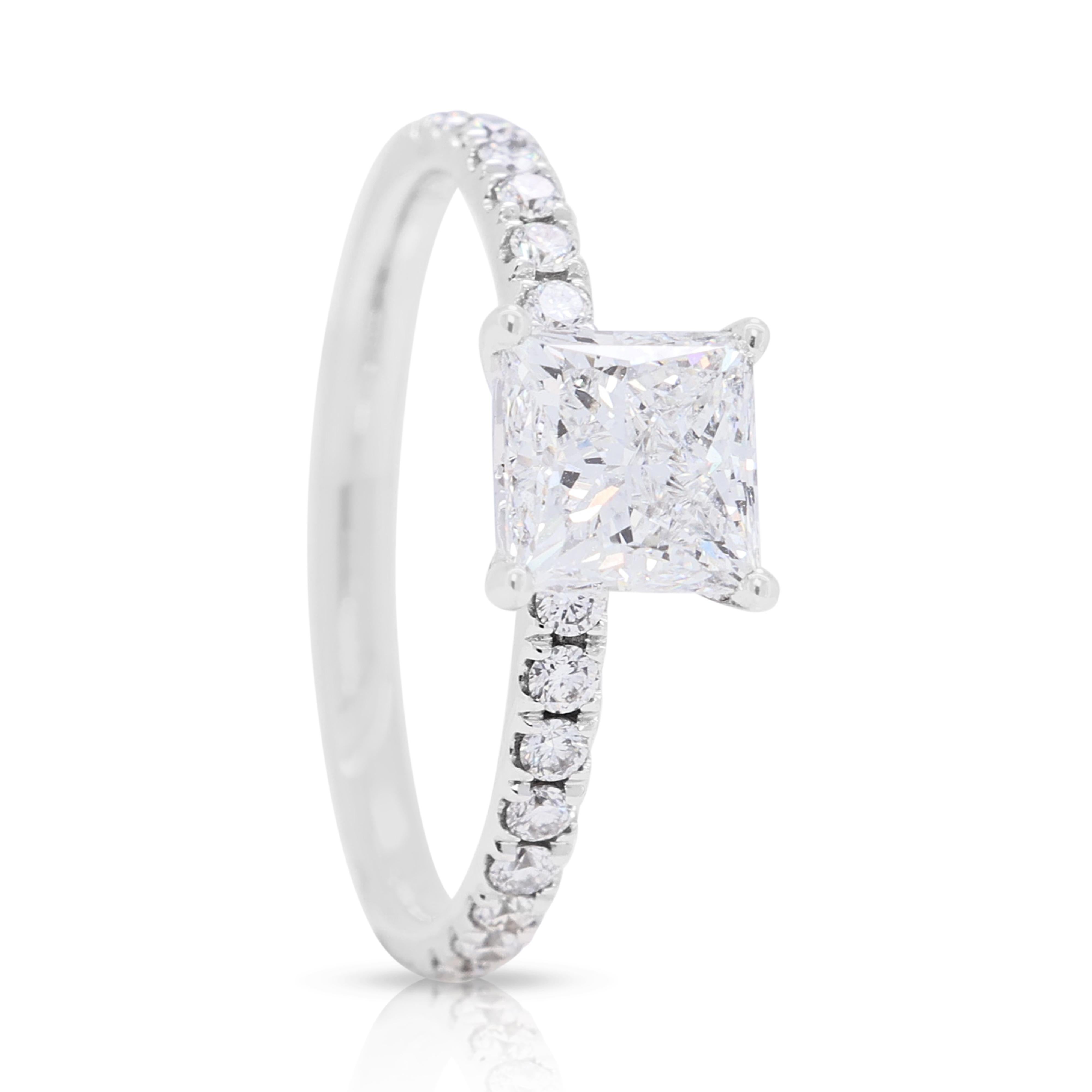 Dazzling 1.32ct Natural Diamond Pave Ring in 18K White Gold In Excellent Condition In רמת גן, IL