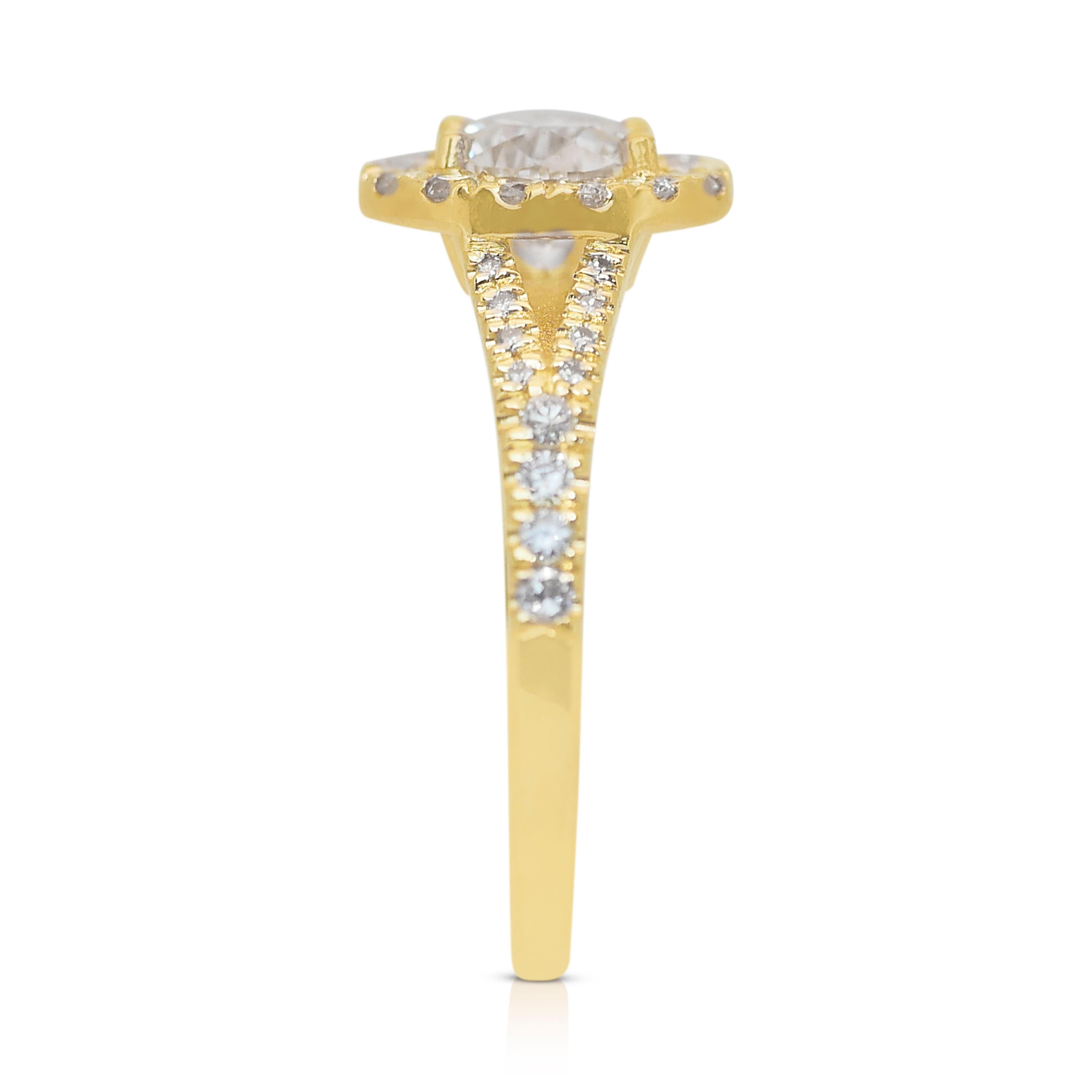 Dazzling 1.35ct Diamonds Halo Ring in 18k Yellow Gold - IGI Certified For Sale 1