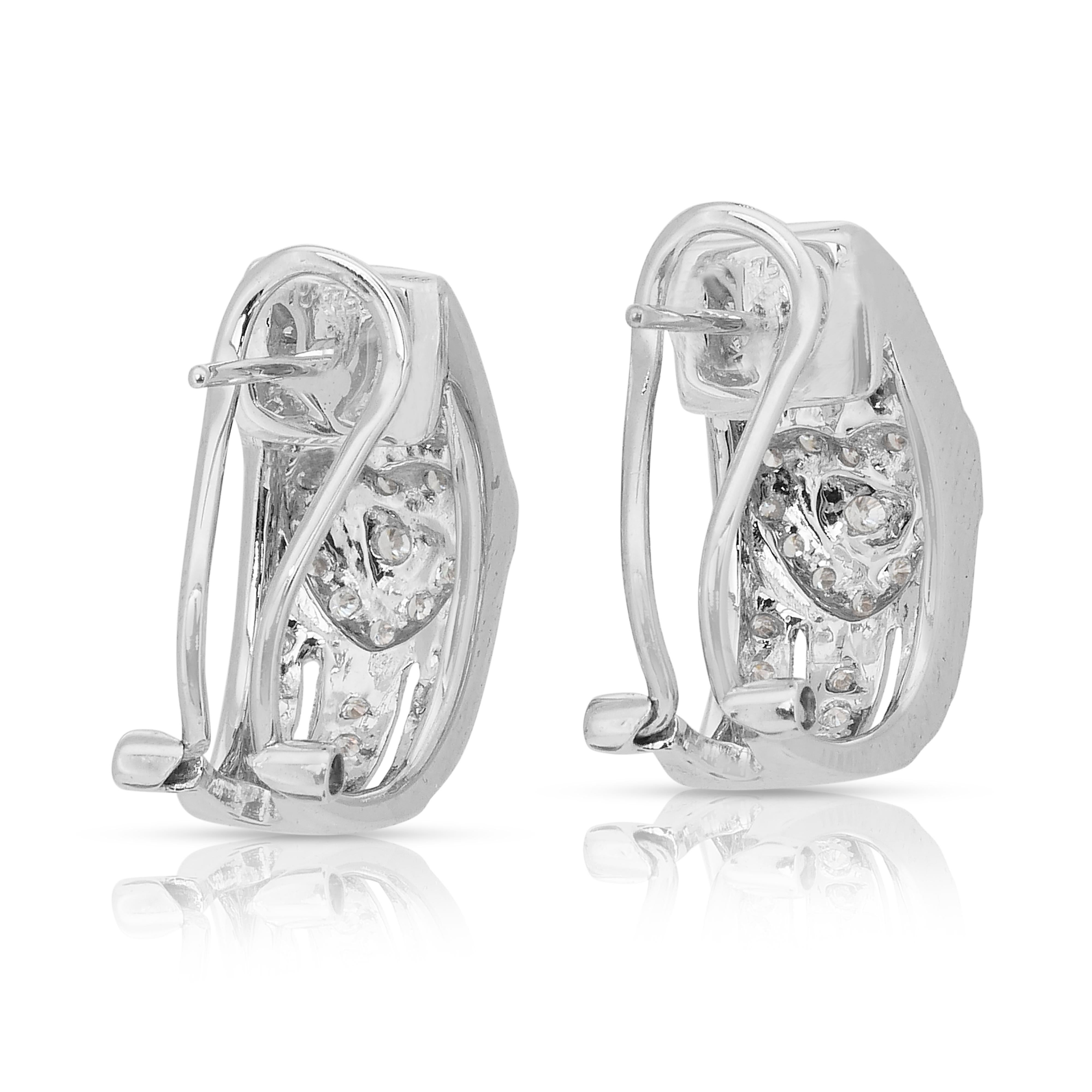 Orecchini con diamanti da 1,36 carati in oro bianco 18 carati - Certificato IGI In condizioni Nuovo in vendita a רמת גן, IL