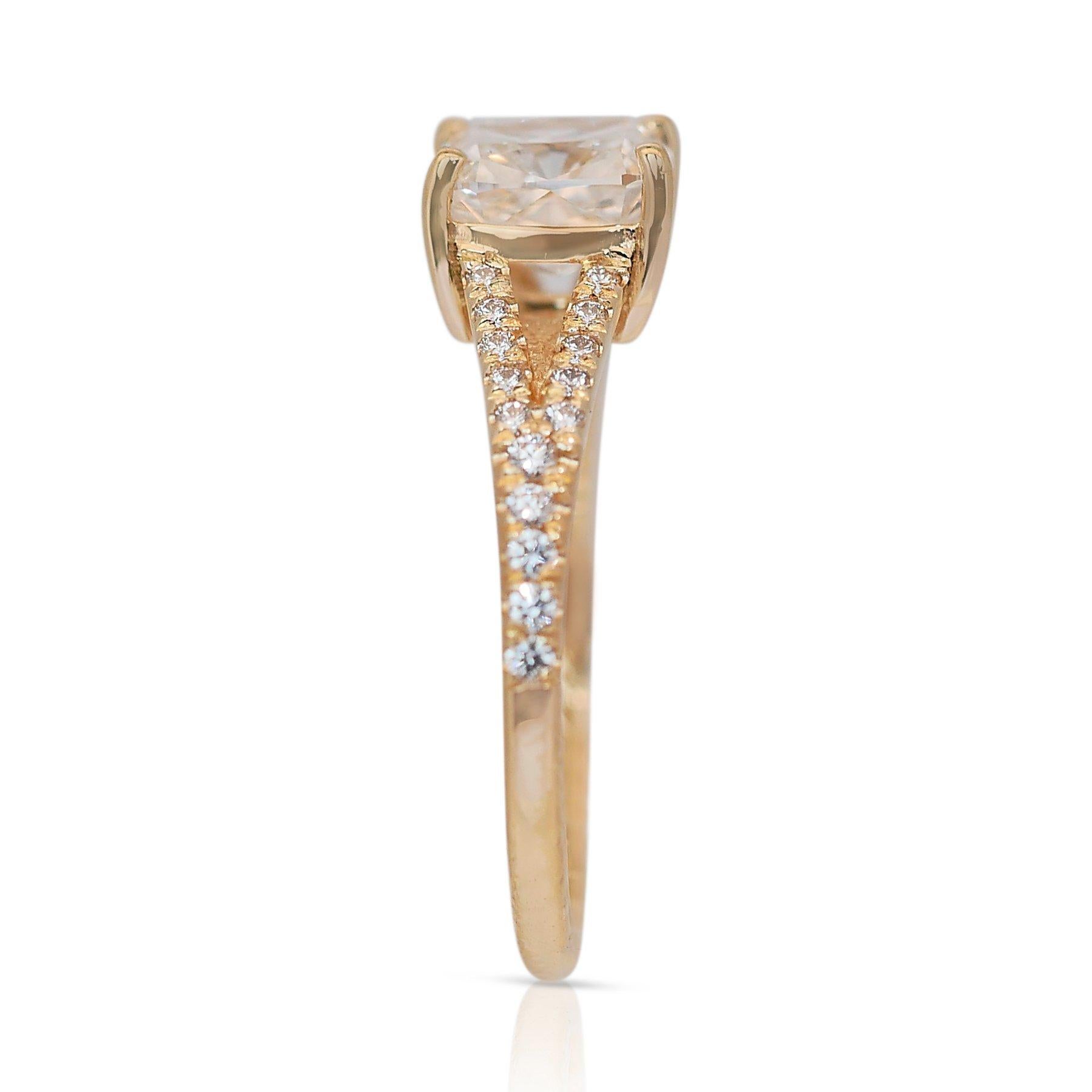 Éblouissante bague pavée de diamants 1,40 carat en or jaune 18 carats, certifiée GIA en vente 2