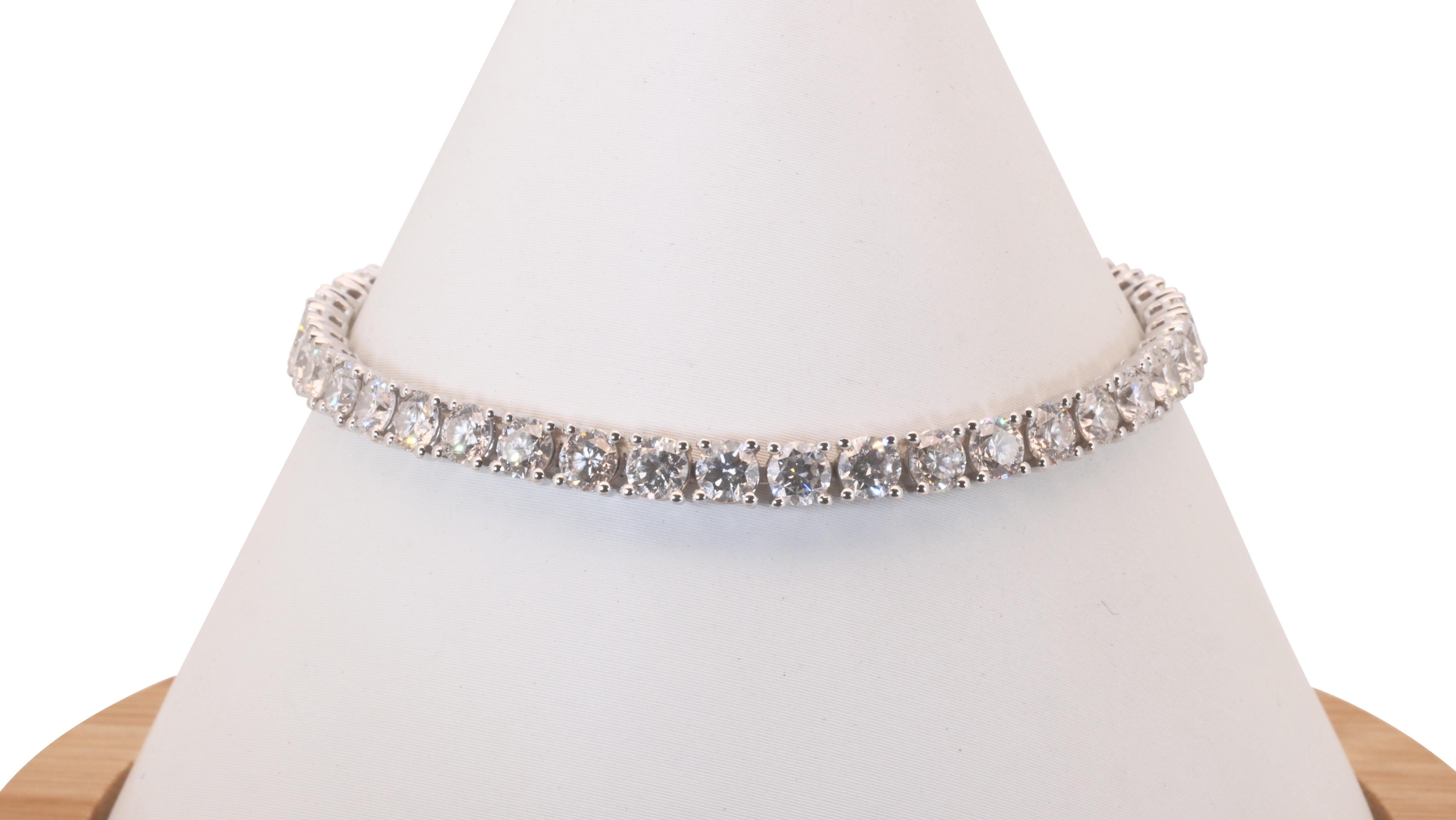 Round Cut Dazzling 14k White Gold Tennis Bracelet with 7.5 Carat Natural Diamonds